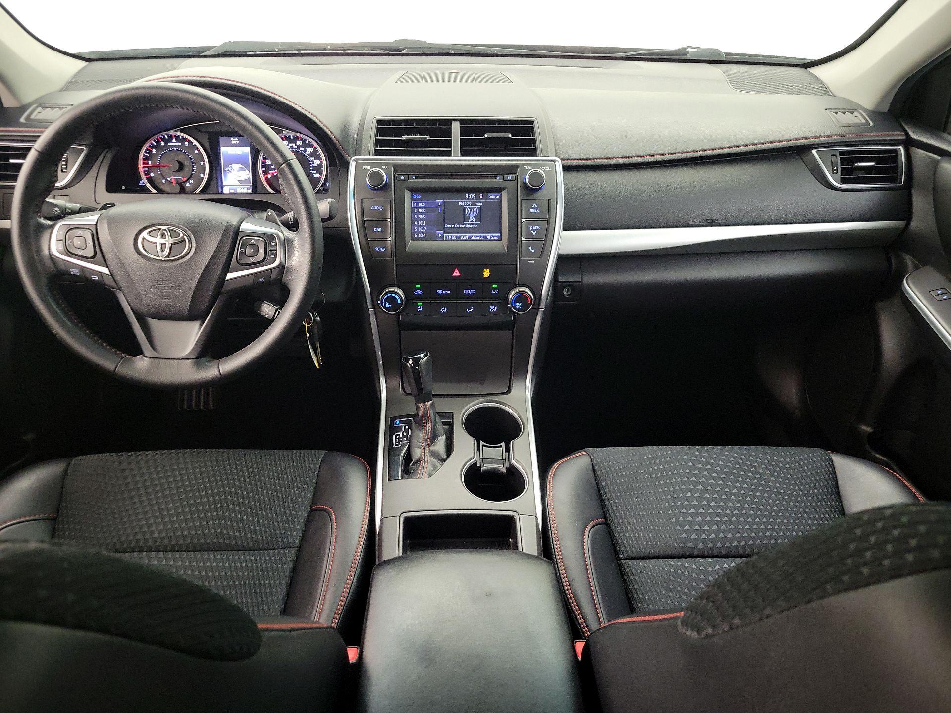 Thumbnail: 2015 Toyota Camry - 9
