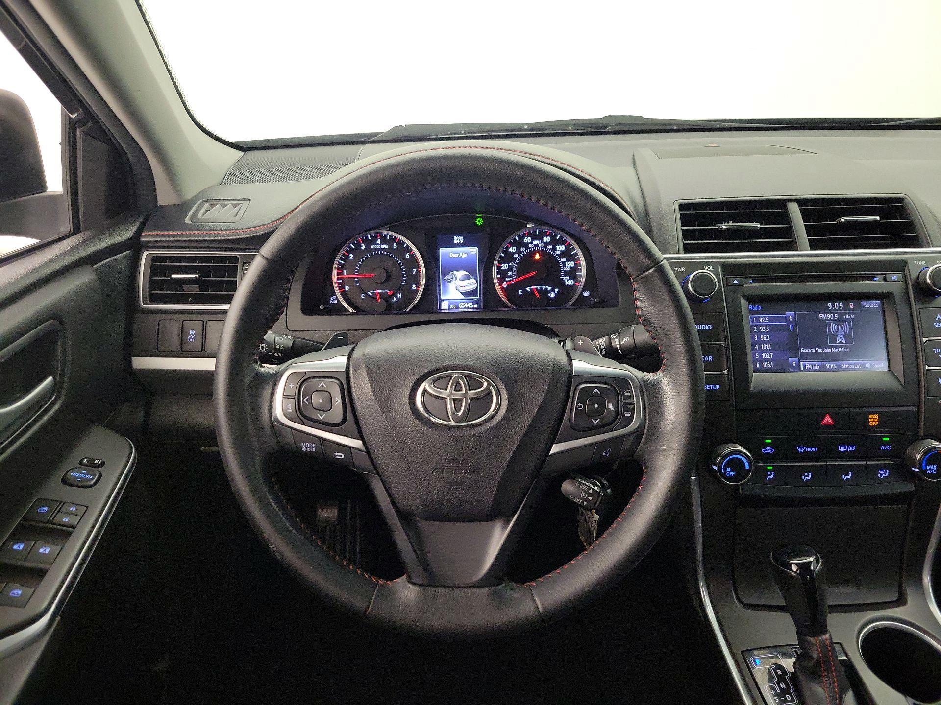 Thumbnail: 2015 Toyota Camry - 10