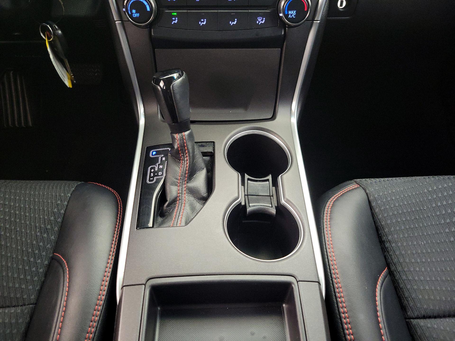 Thumbnail: 2015 Toyota Camry - 17