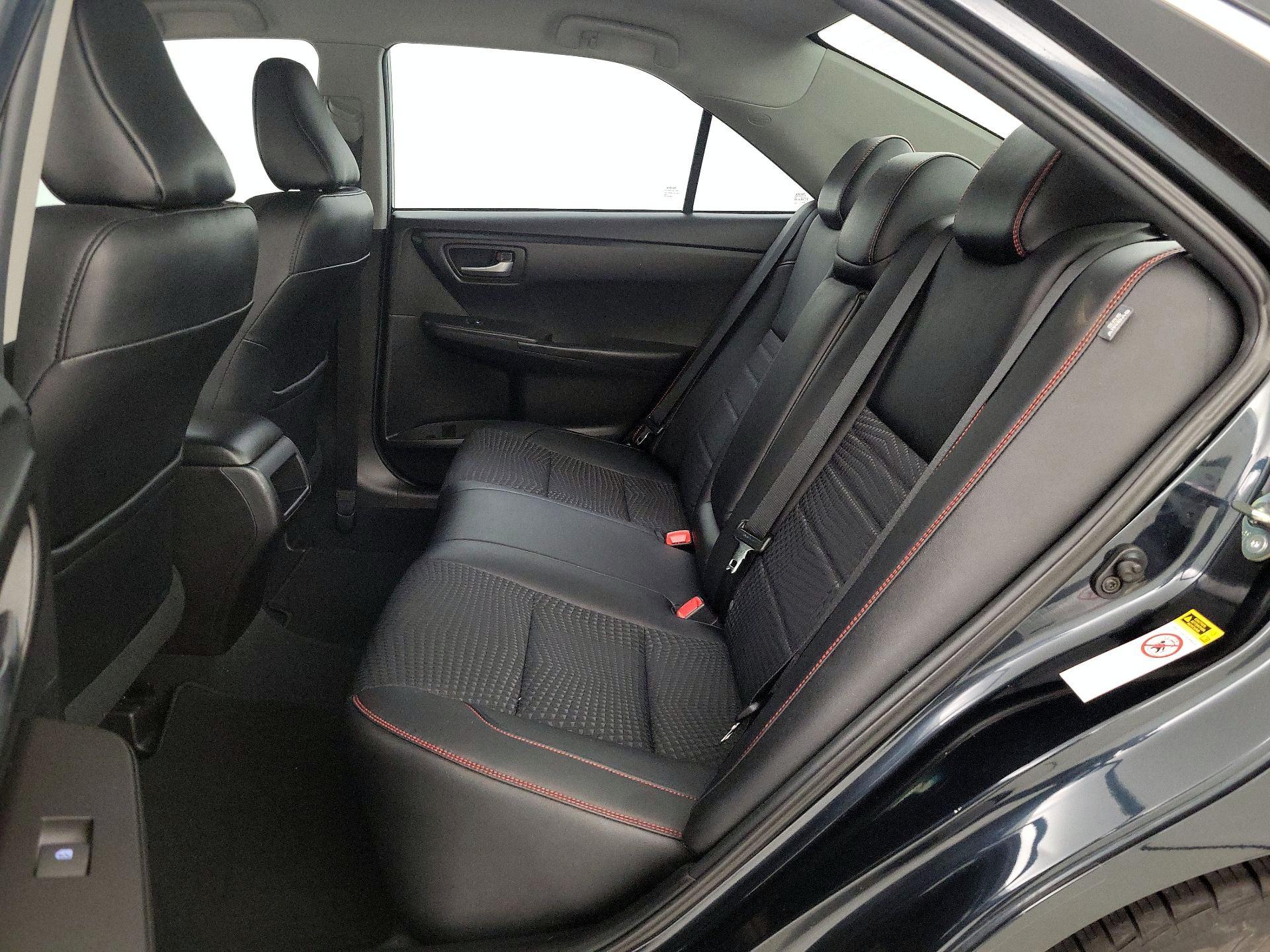 Thumbnail: 2015 Toyota Camry - 18