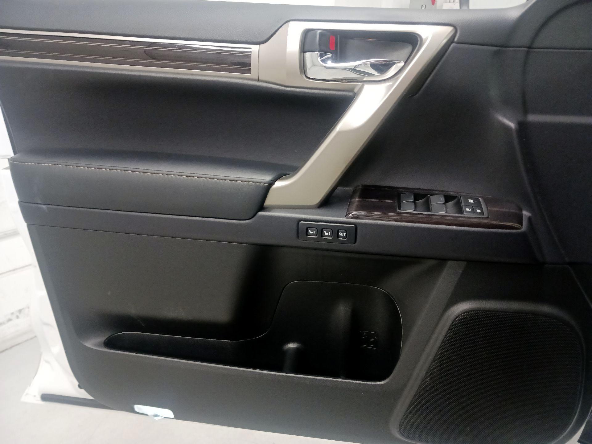 Thumbnail: 2020 Lexus GX - 10