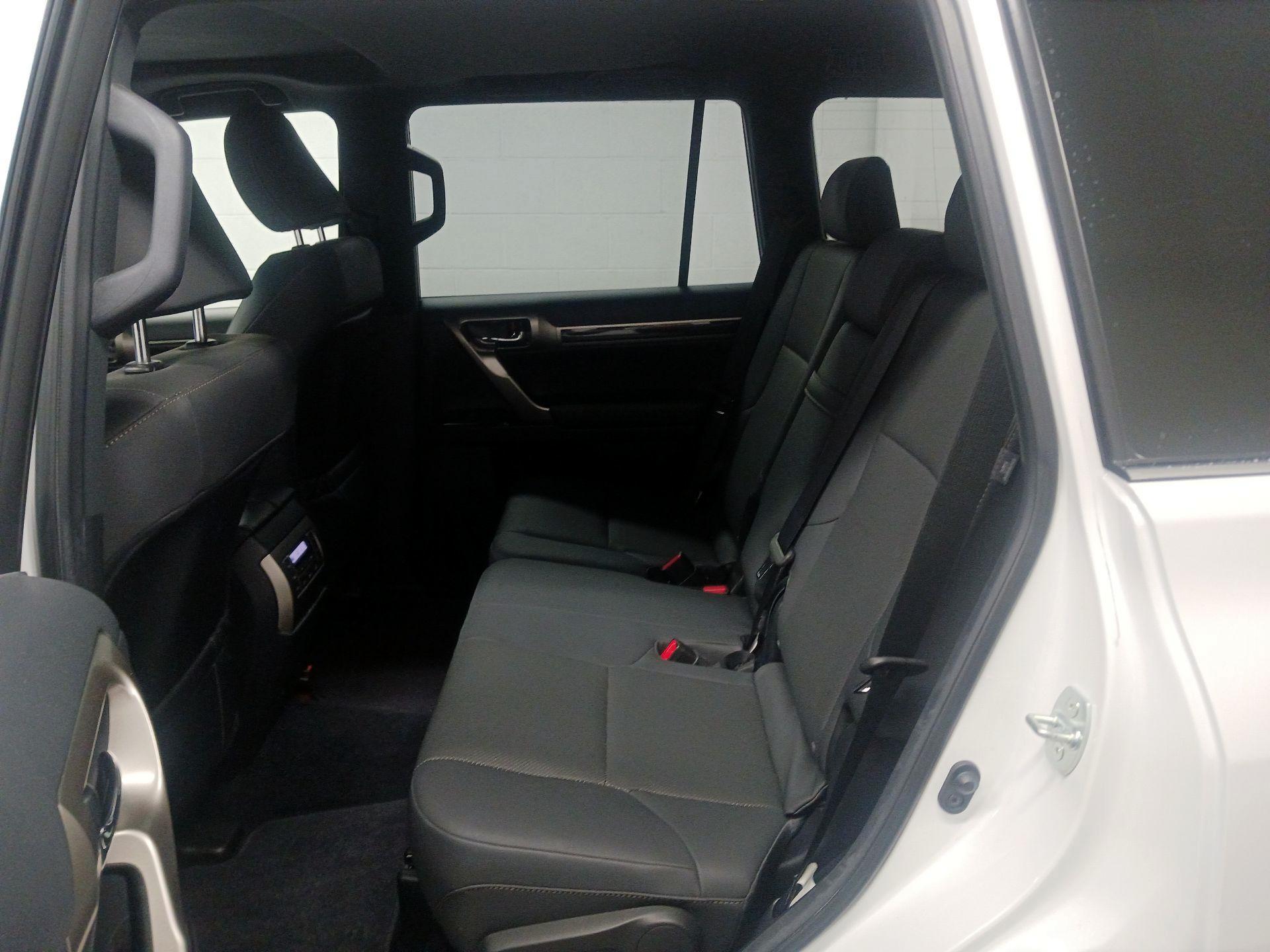 Thumbnail: 2020 Lexus GX - 14