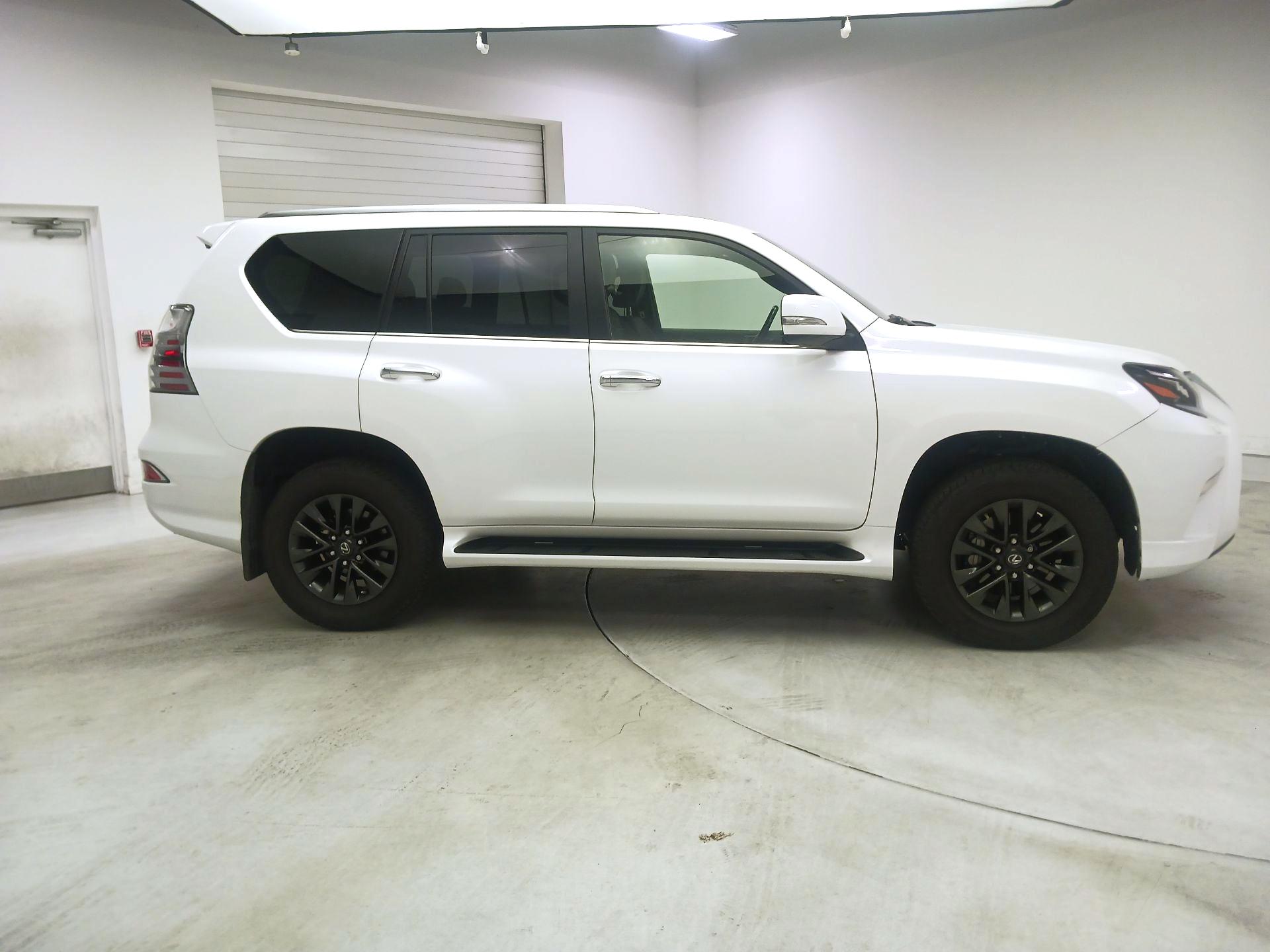 Thumbnail: 2020 Lexus GX - 4