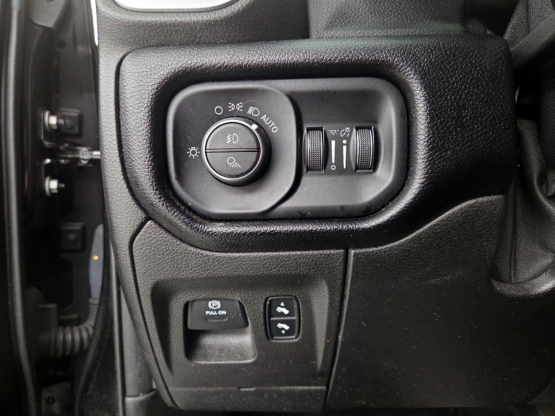 Thumbnail: 2019 RAM 1500 - 13