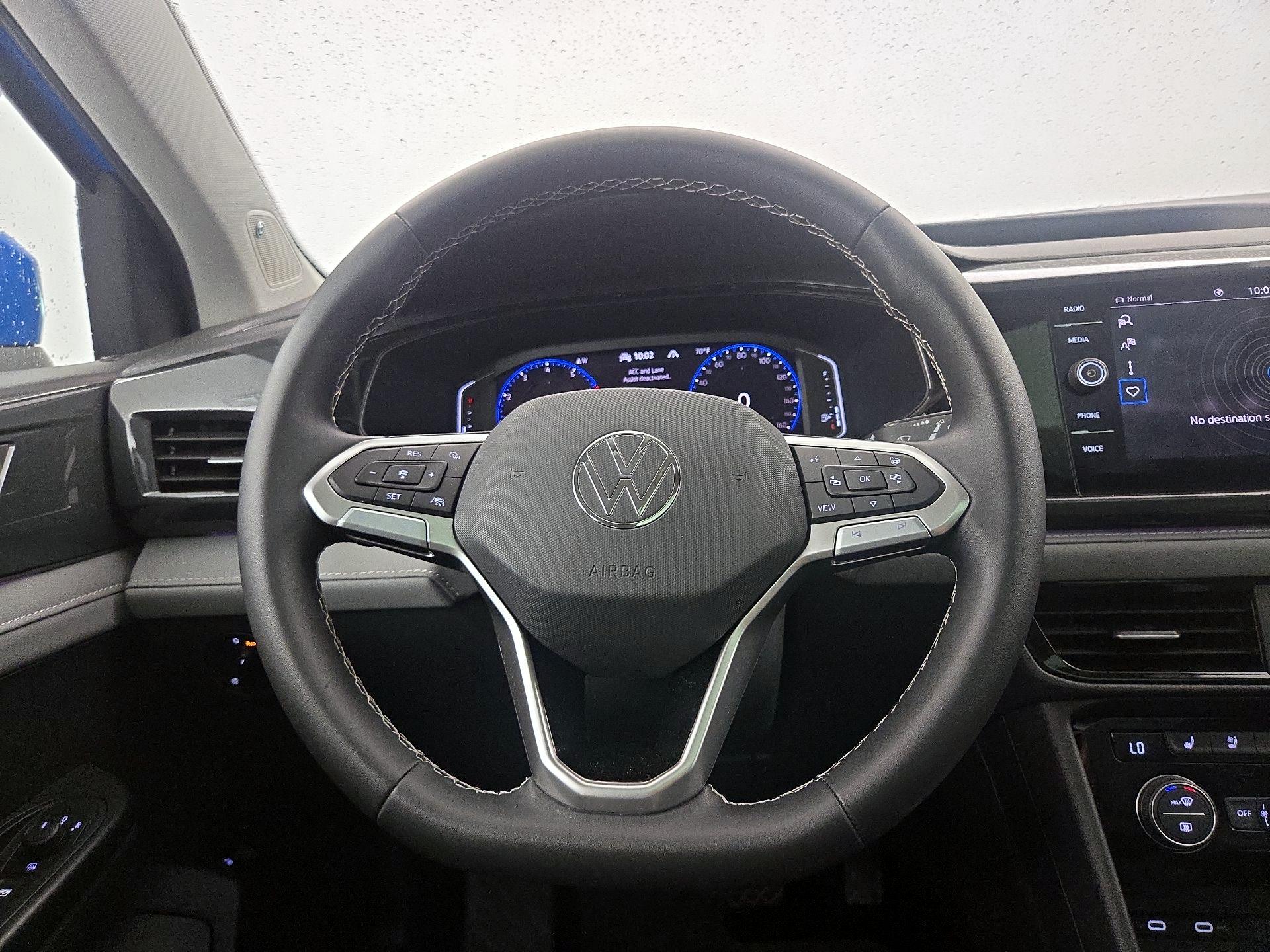 Thumbnail: 2022 Volkswagen Taos - 10