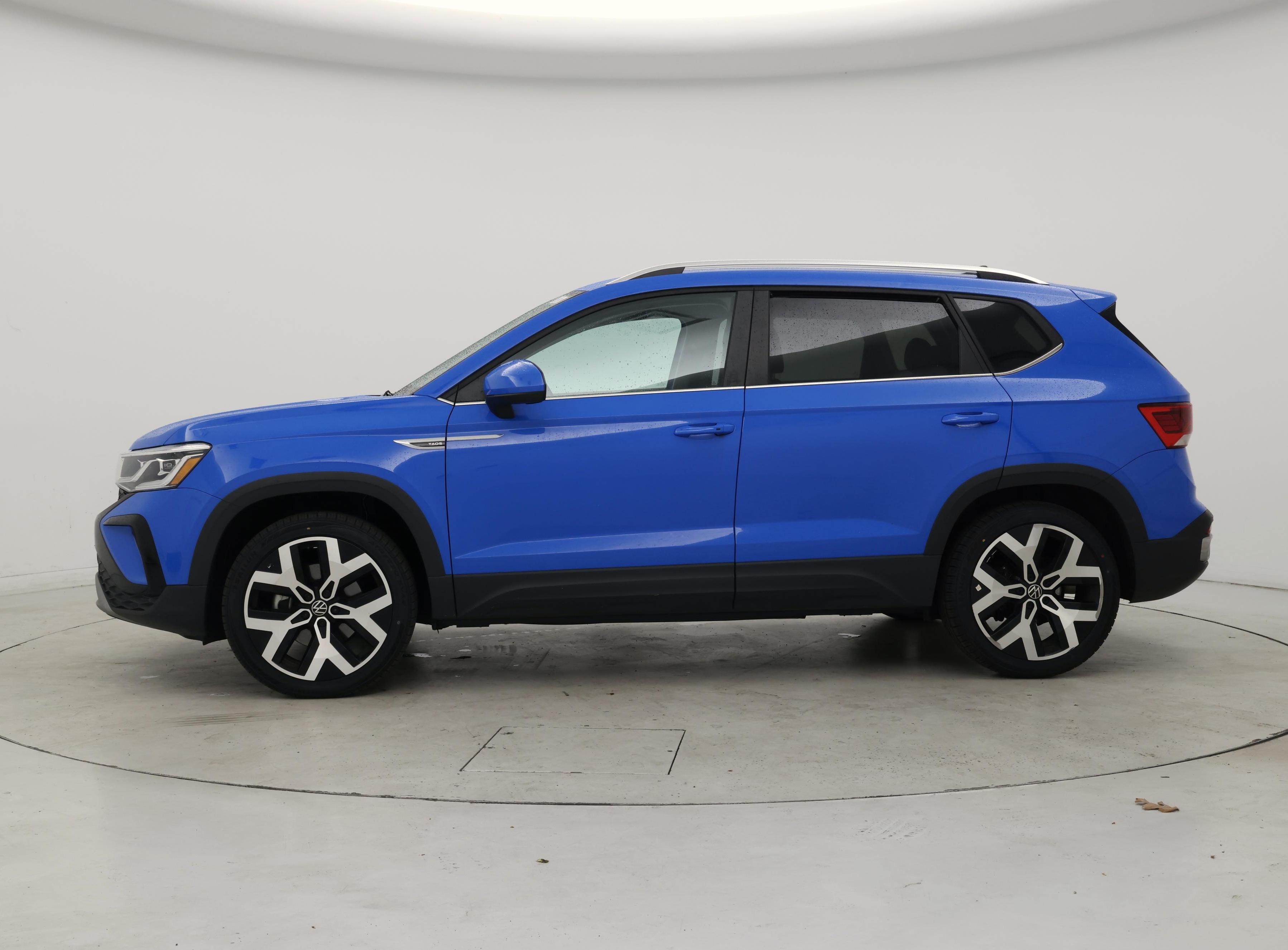 Thumbnail: 2022 Volkswagen Taos - 3