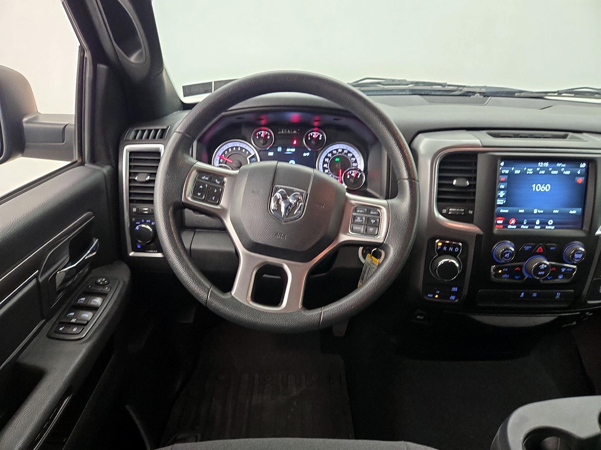 Thumbnail: 2021 RAM 1500 Classic - 10