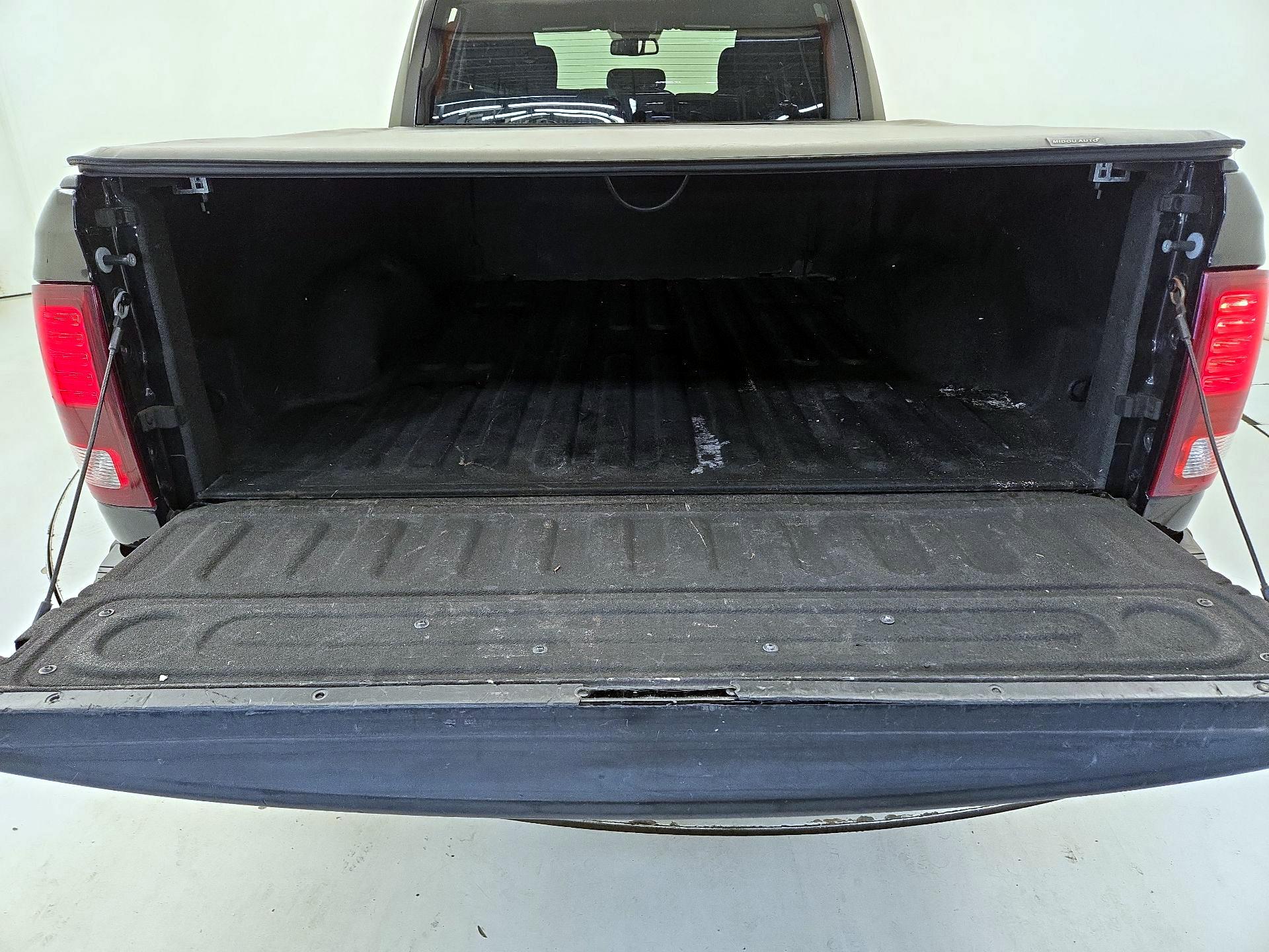 Thumbnail: 2021 RAM 1500 Classic - 19