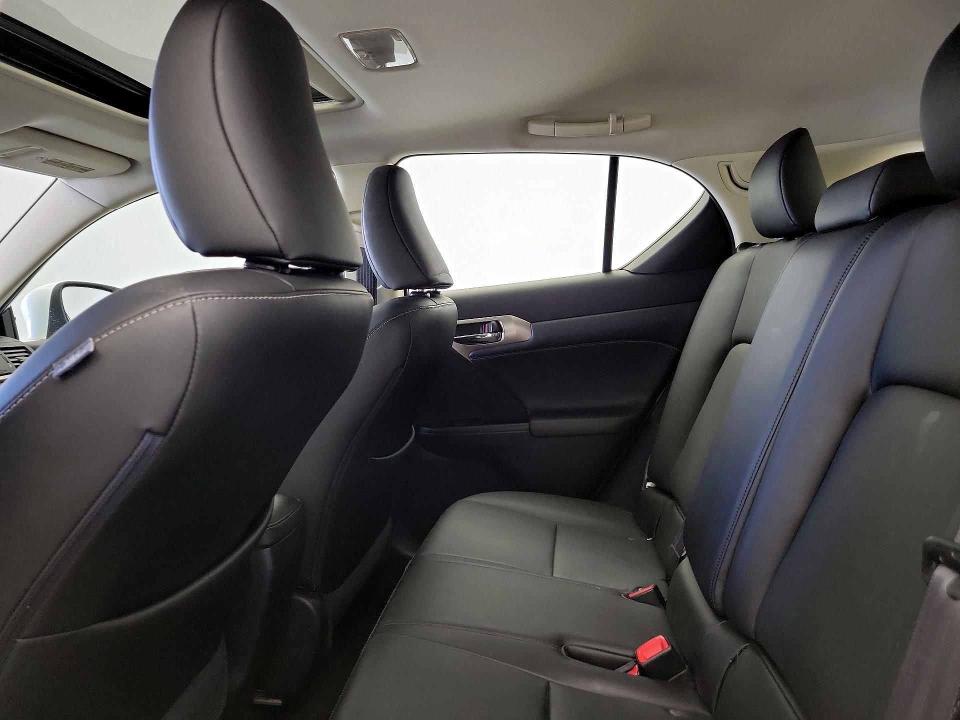 Thumbnail: 2015 Lexus CT - 20
