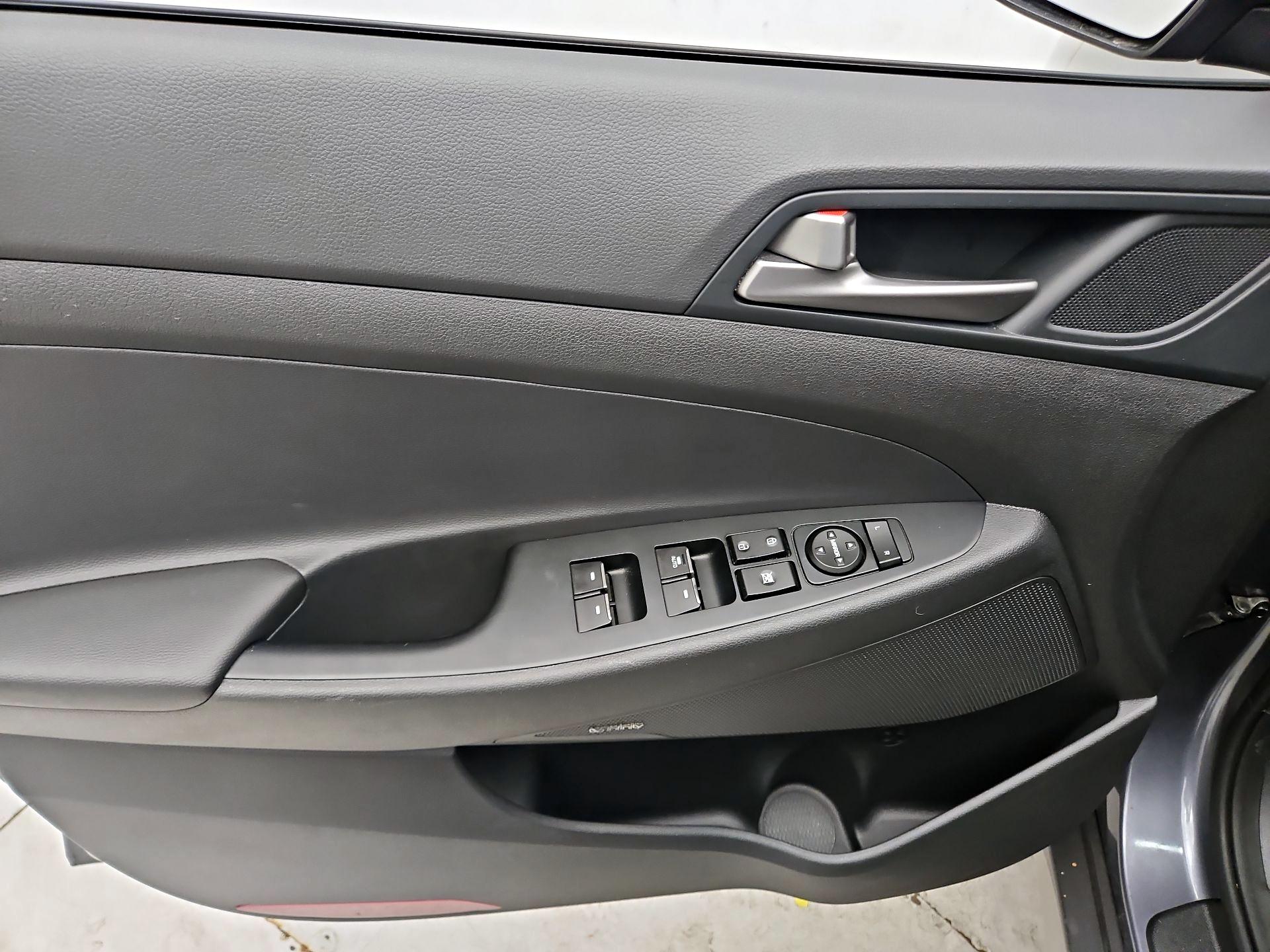 Thumbnail: 2018 Hyundai Tucson - 12