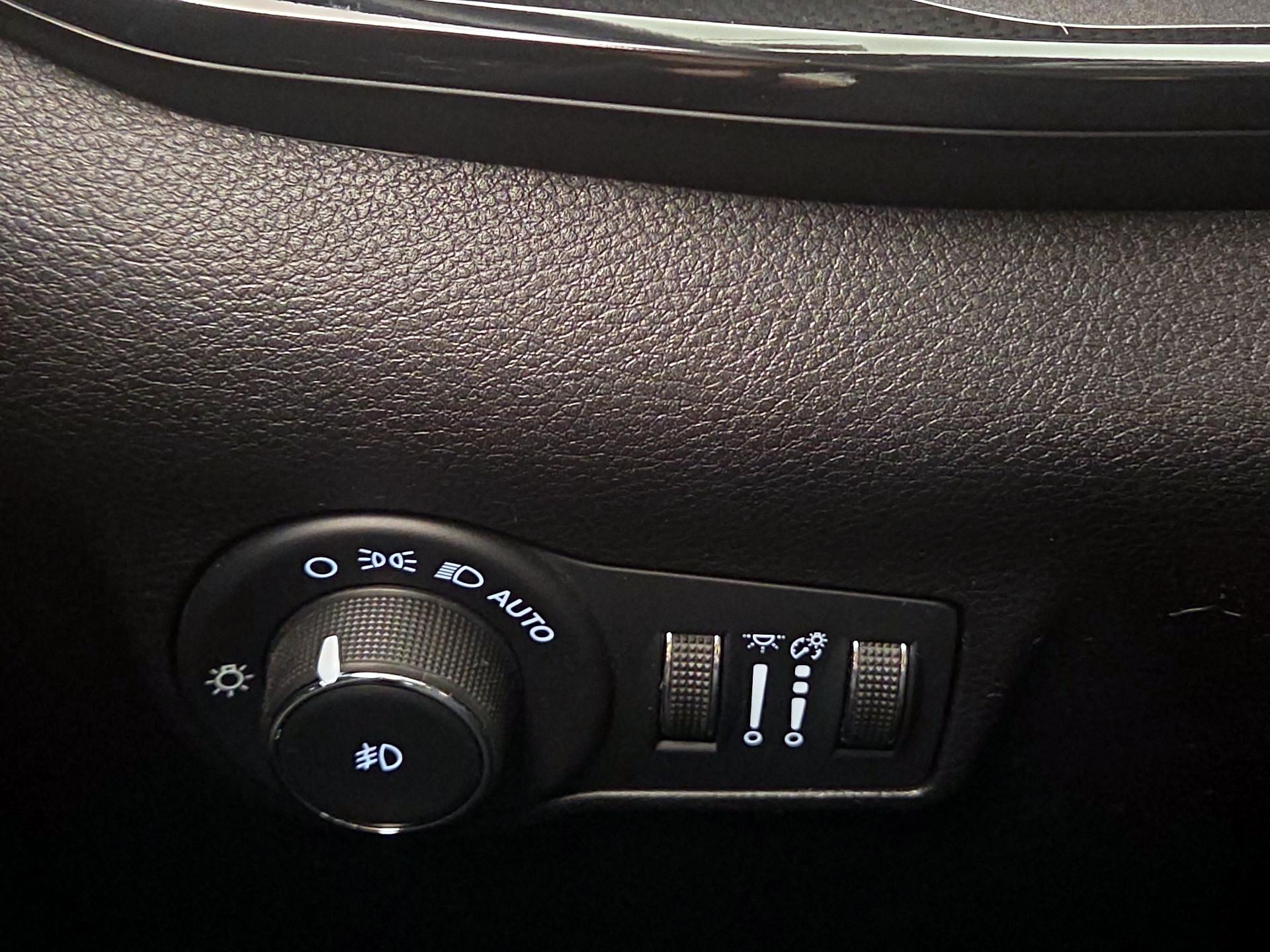 Thumbnail: 2022 Jeep Compass - 13