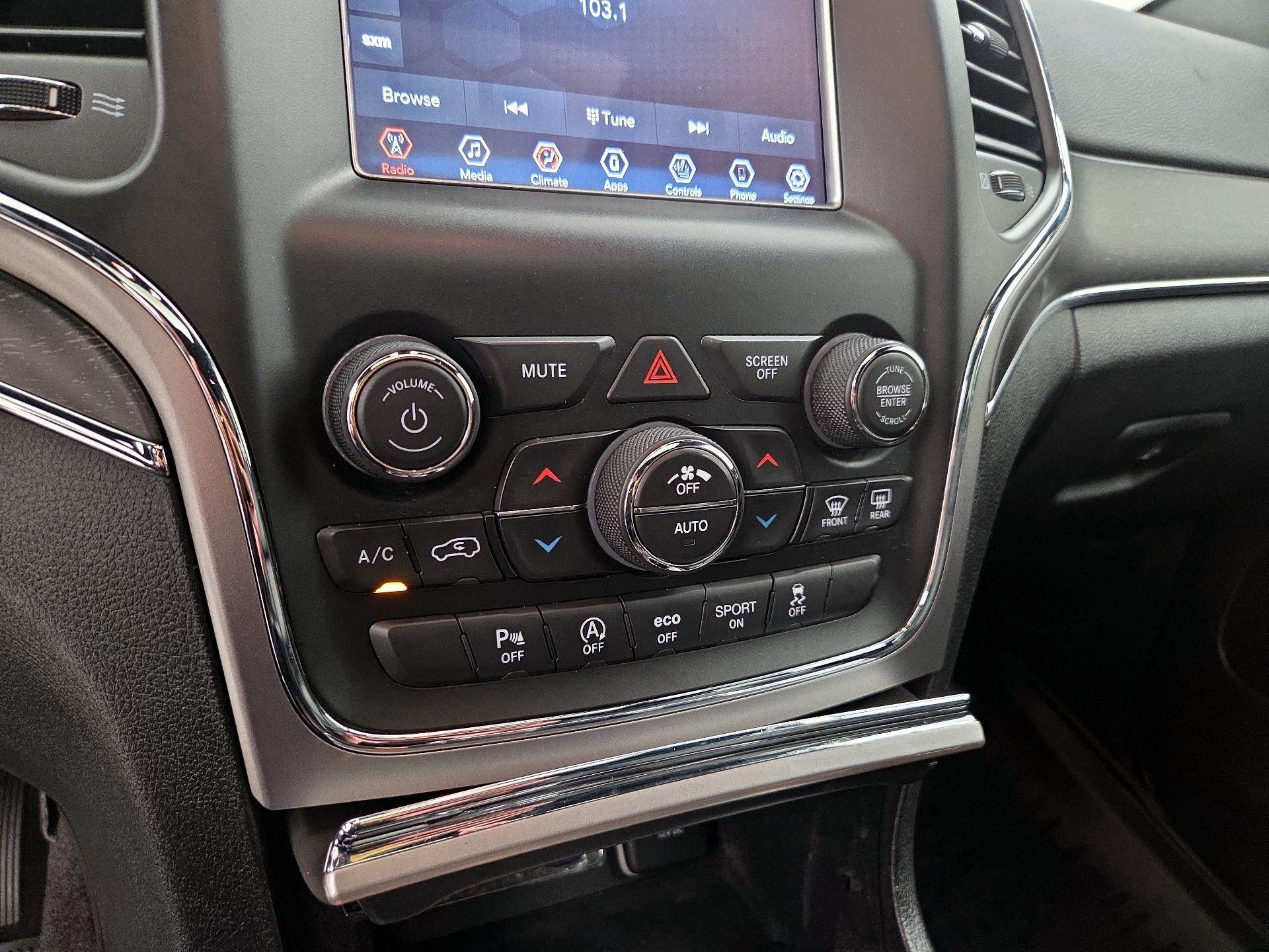 Thumbnail: 2018 Jeep Grand Cherokee - 16
