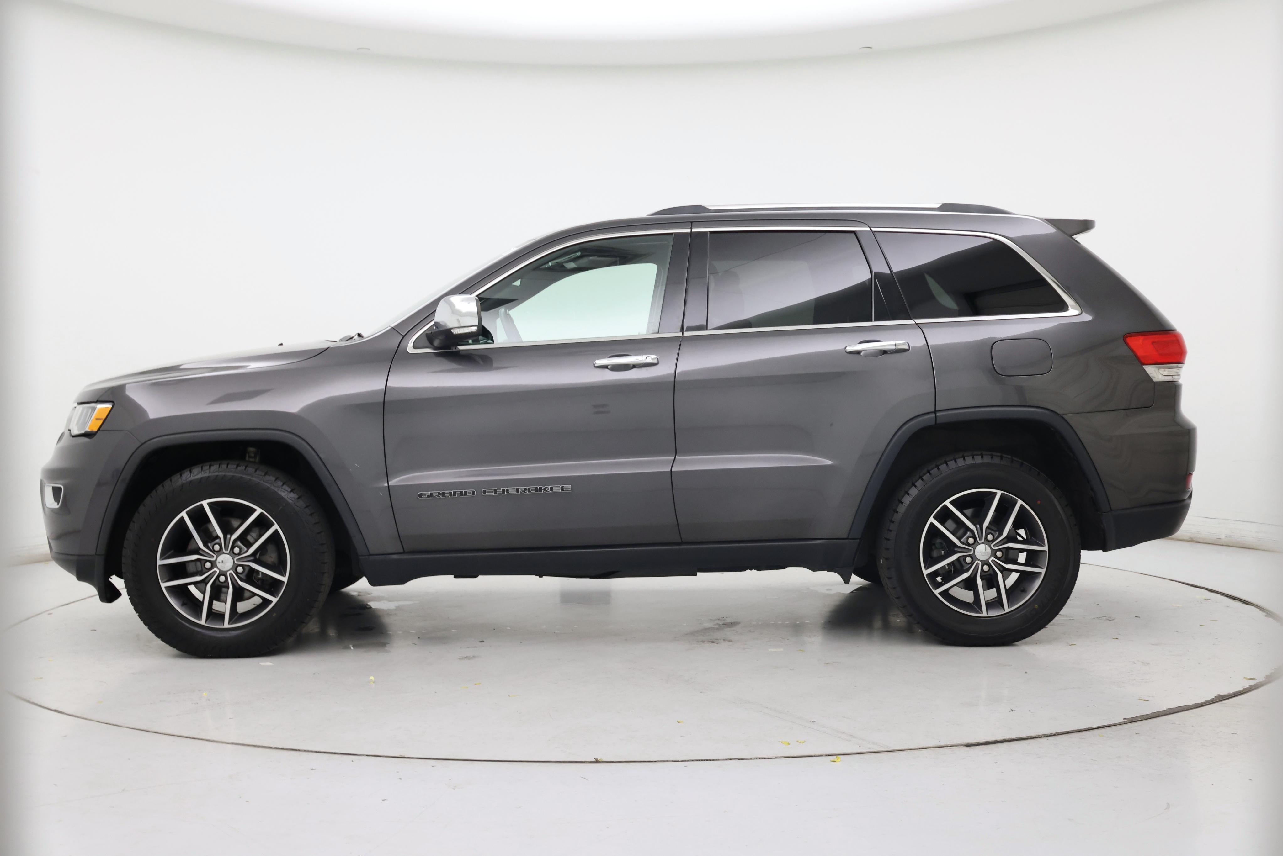 Thumbnail: 2018 Jeep Grand Cherokee - 3