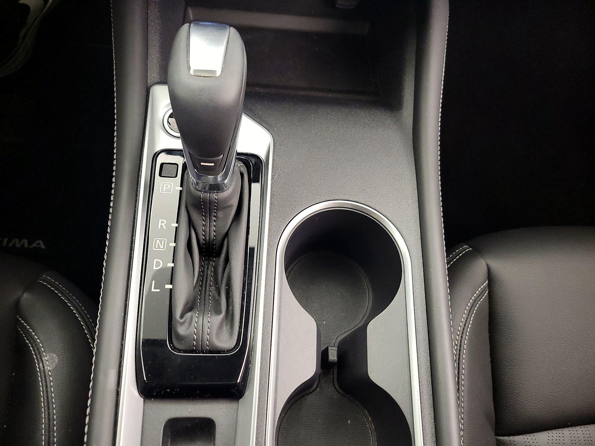 Thumbnail: 2019 Nissan Altima - 18