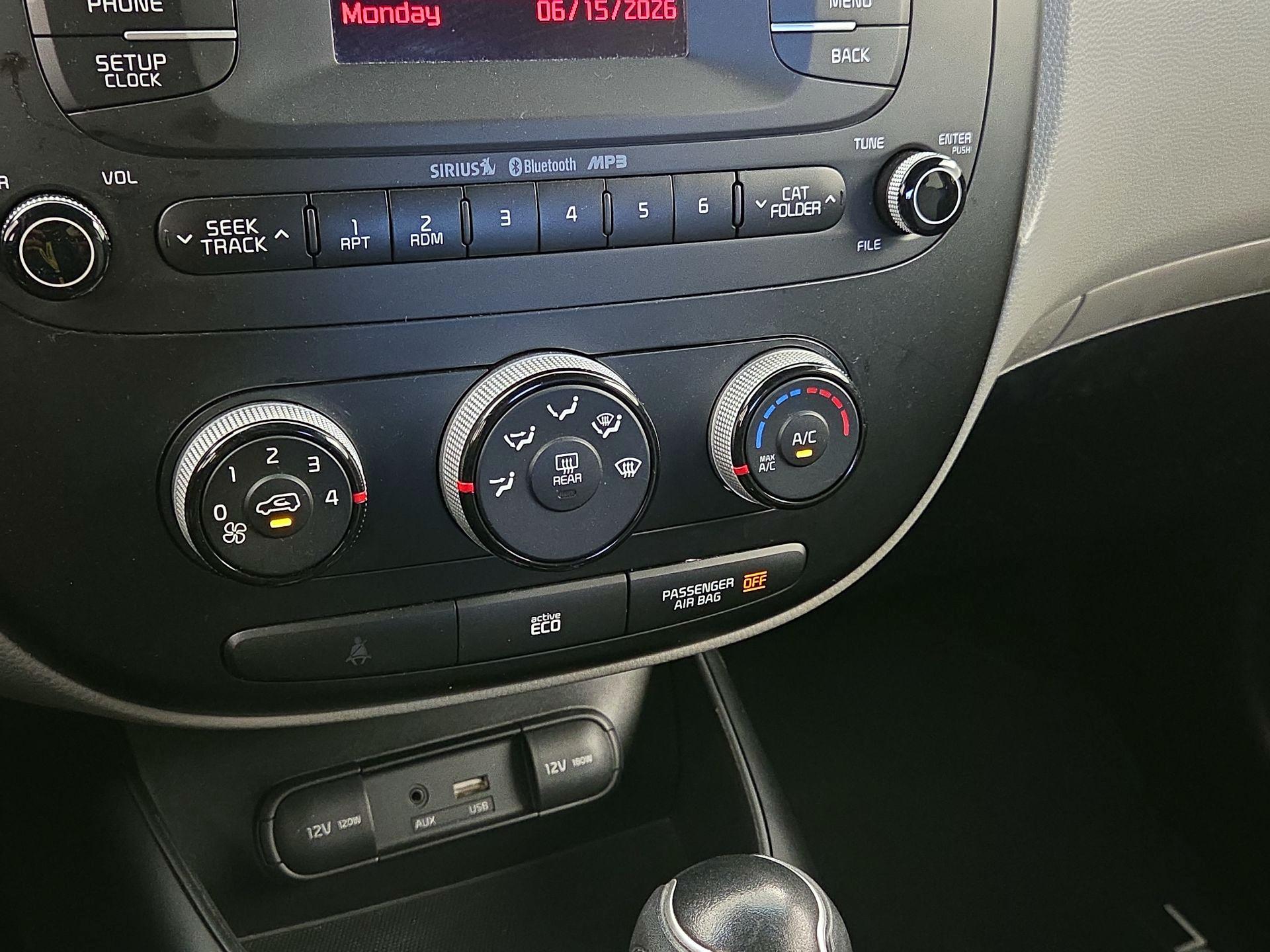 Thumbnail: 2015 Kia Soul - 15