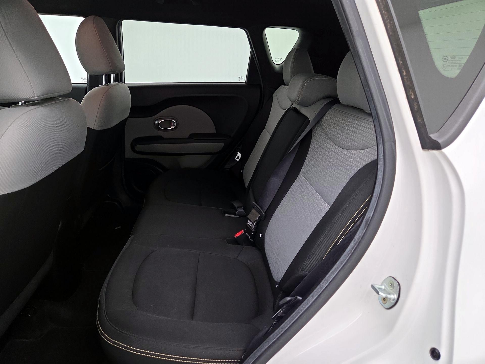 Thumbnail: 2015 Kia Soul - 18