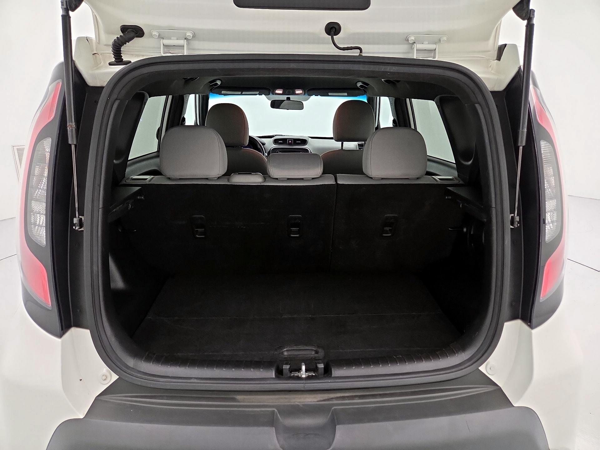 Thumbnail: 2015 Kia Soul - 19