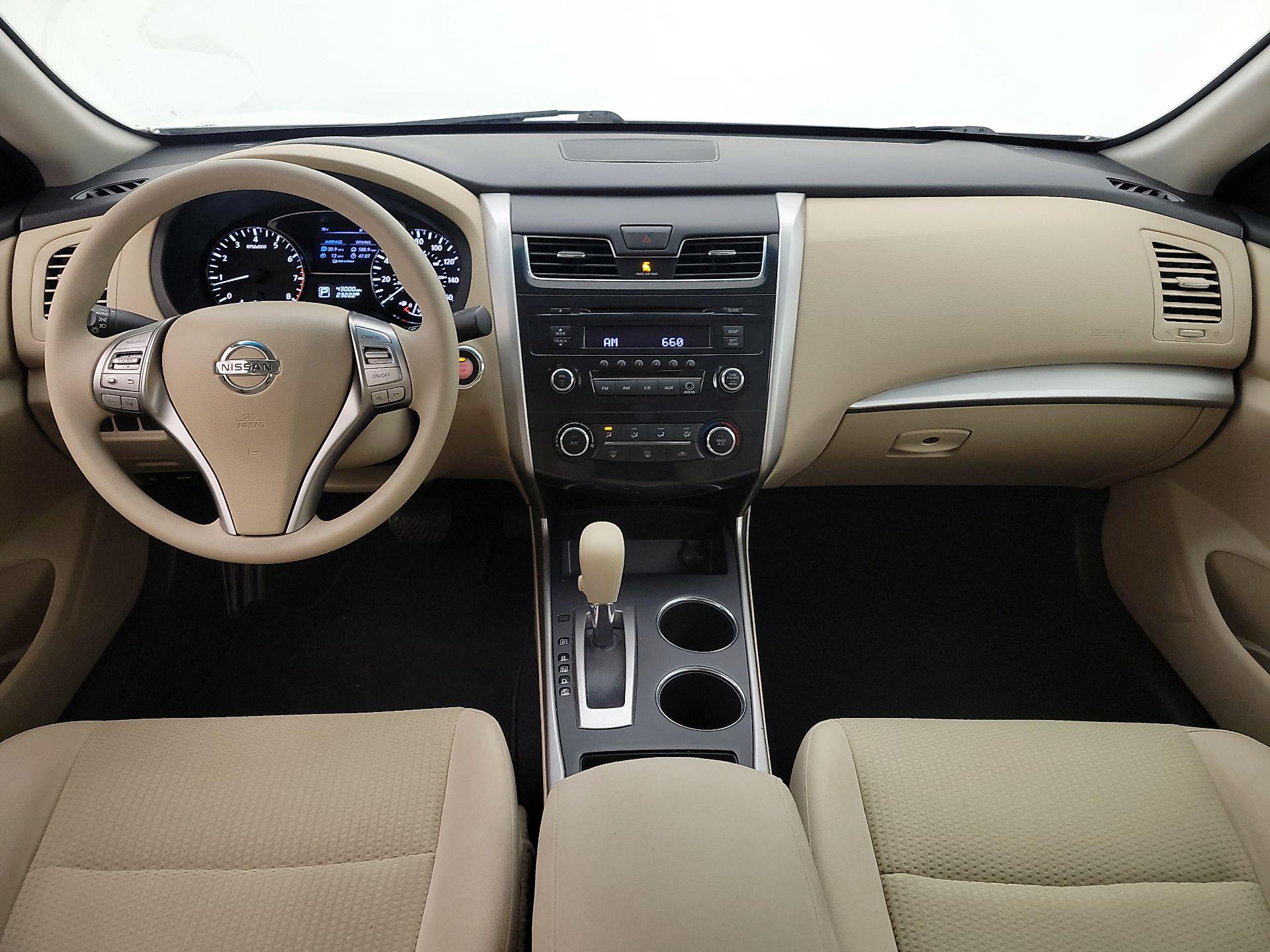 Thumbnail: 2015 Nissan Altima - 9