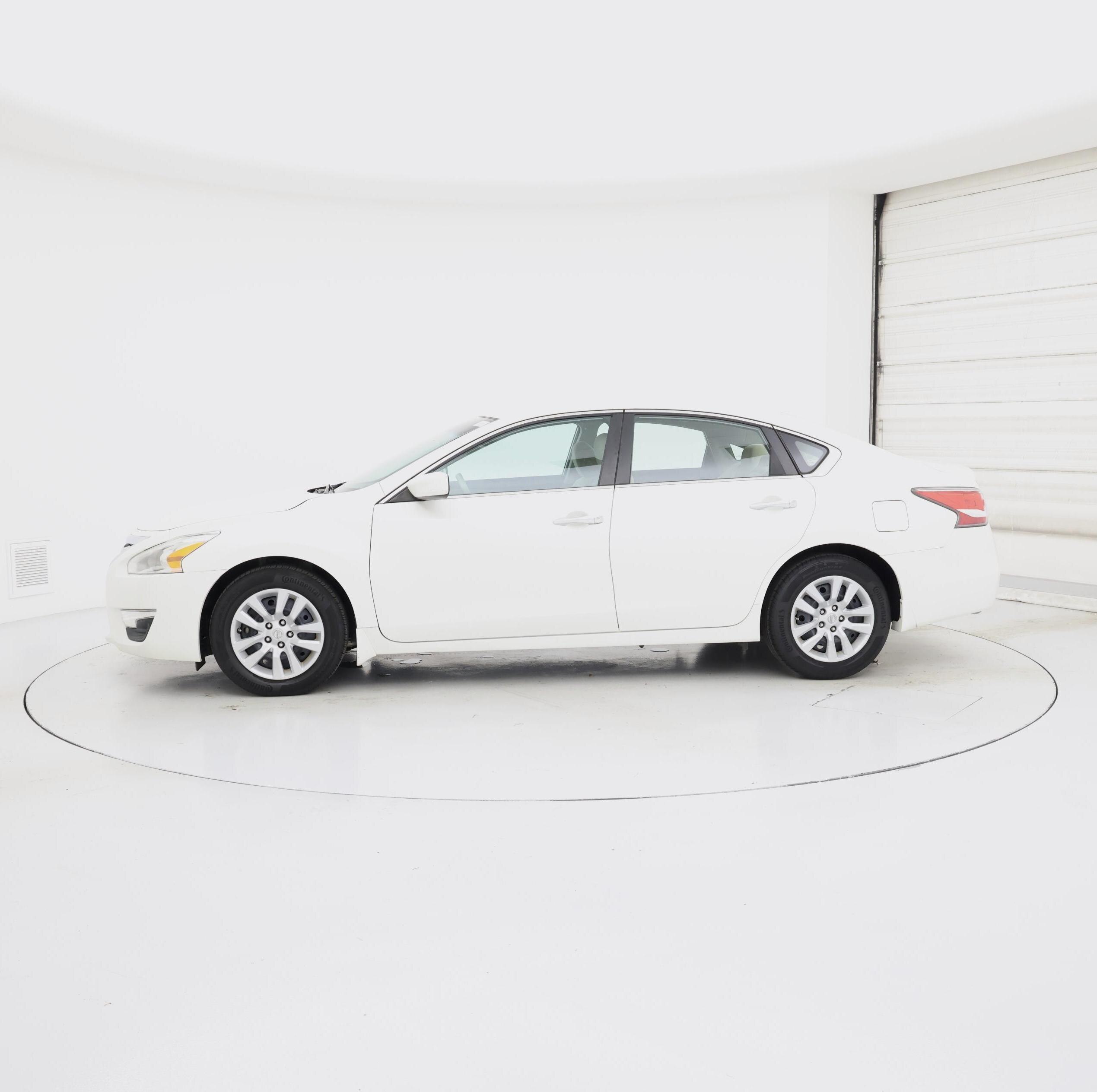 Thumbnail: 2015 Nissan Altima - 3