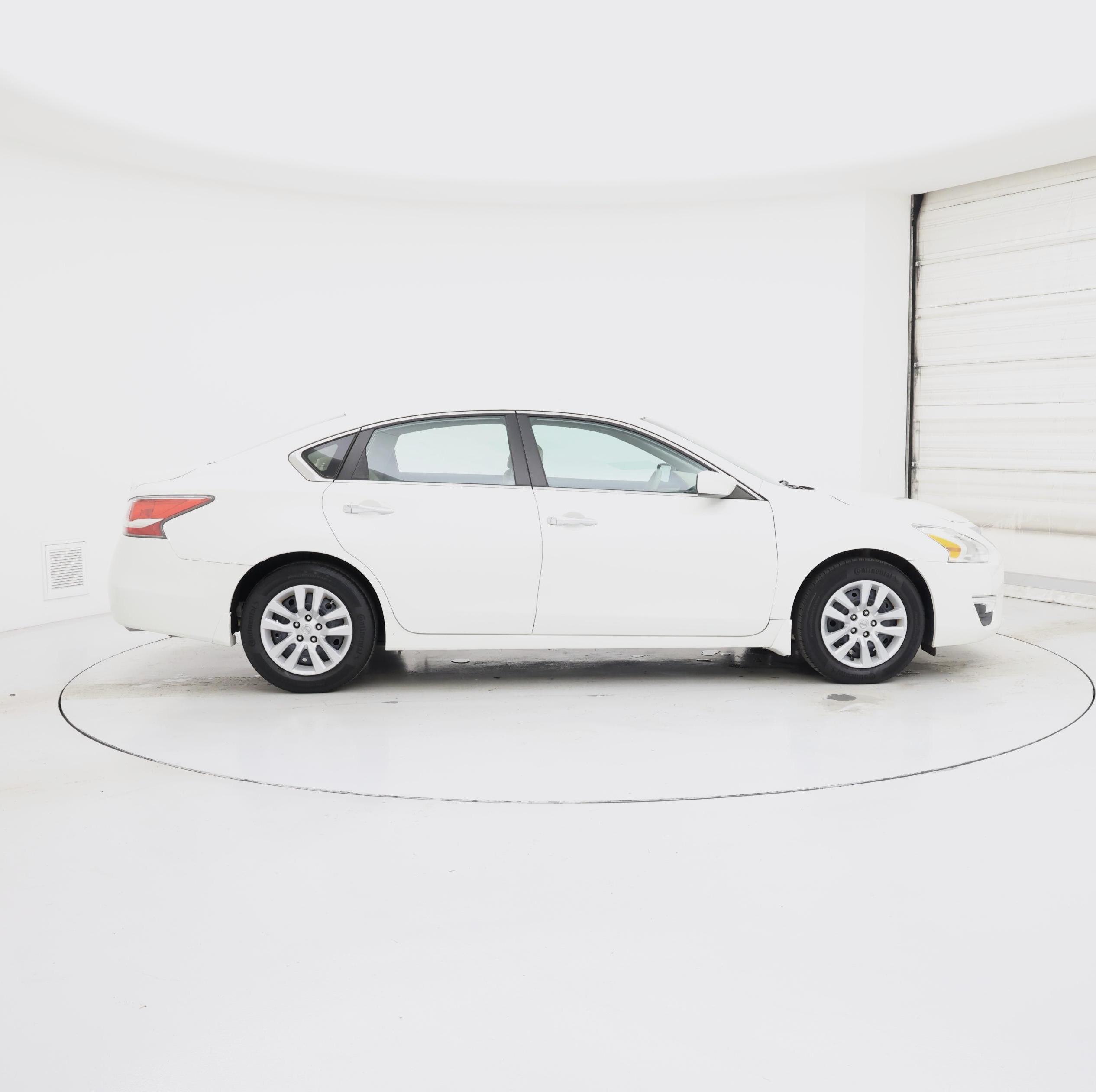 Thumbnail: 2015 Nissan Altima - 7