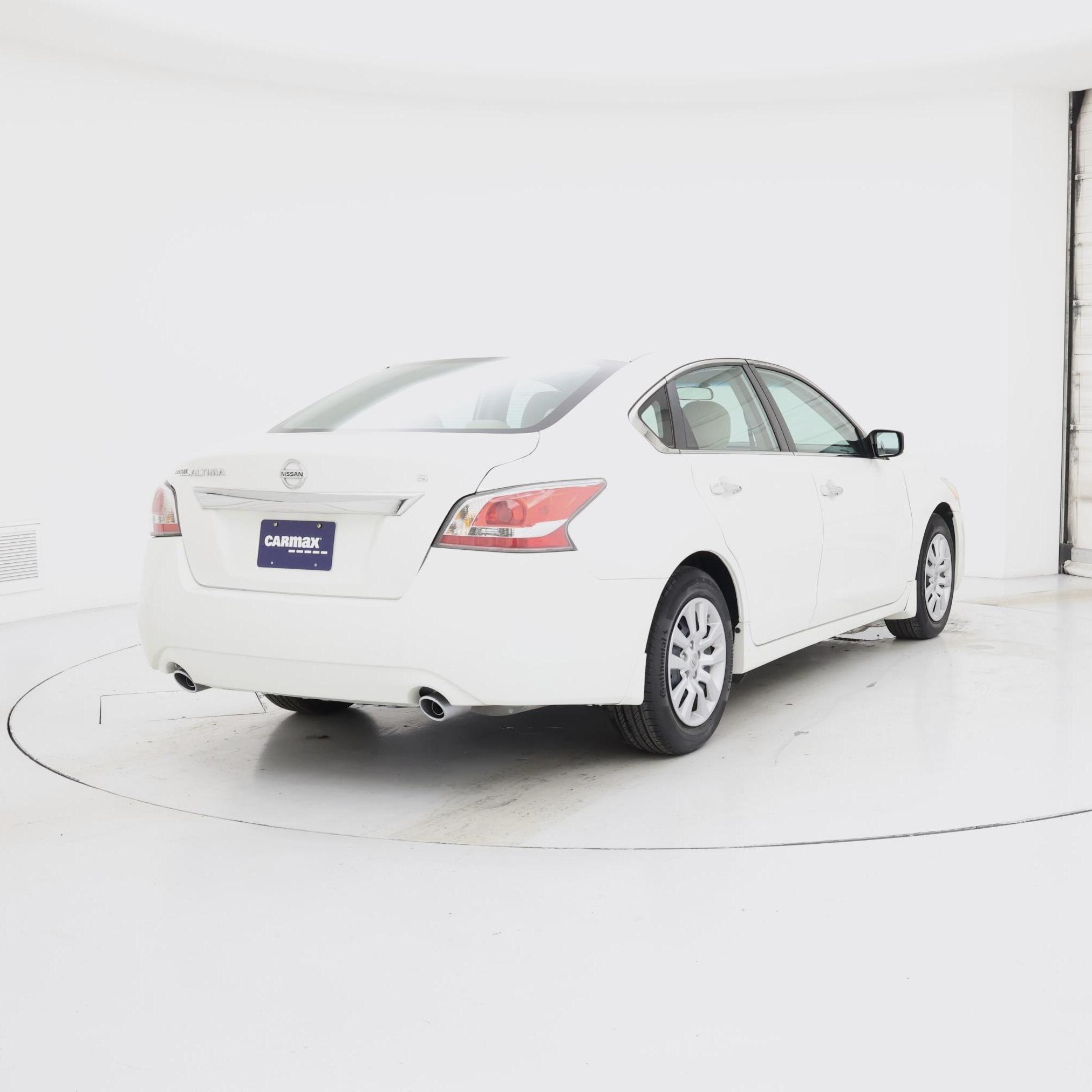 Thumbnail: 2015 Nissan Altima - 8