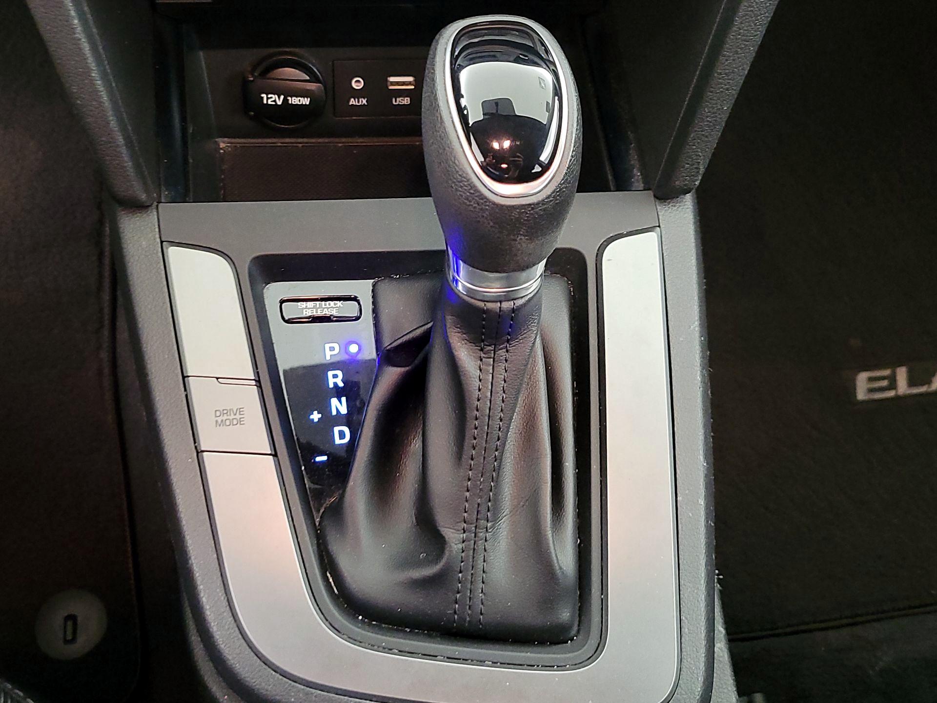 Thumbnail: 2018 Hyundai Elantra - 16