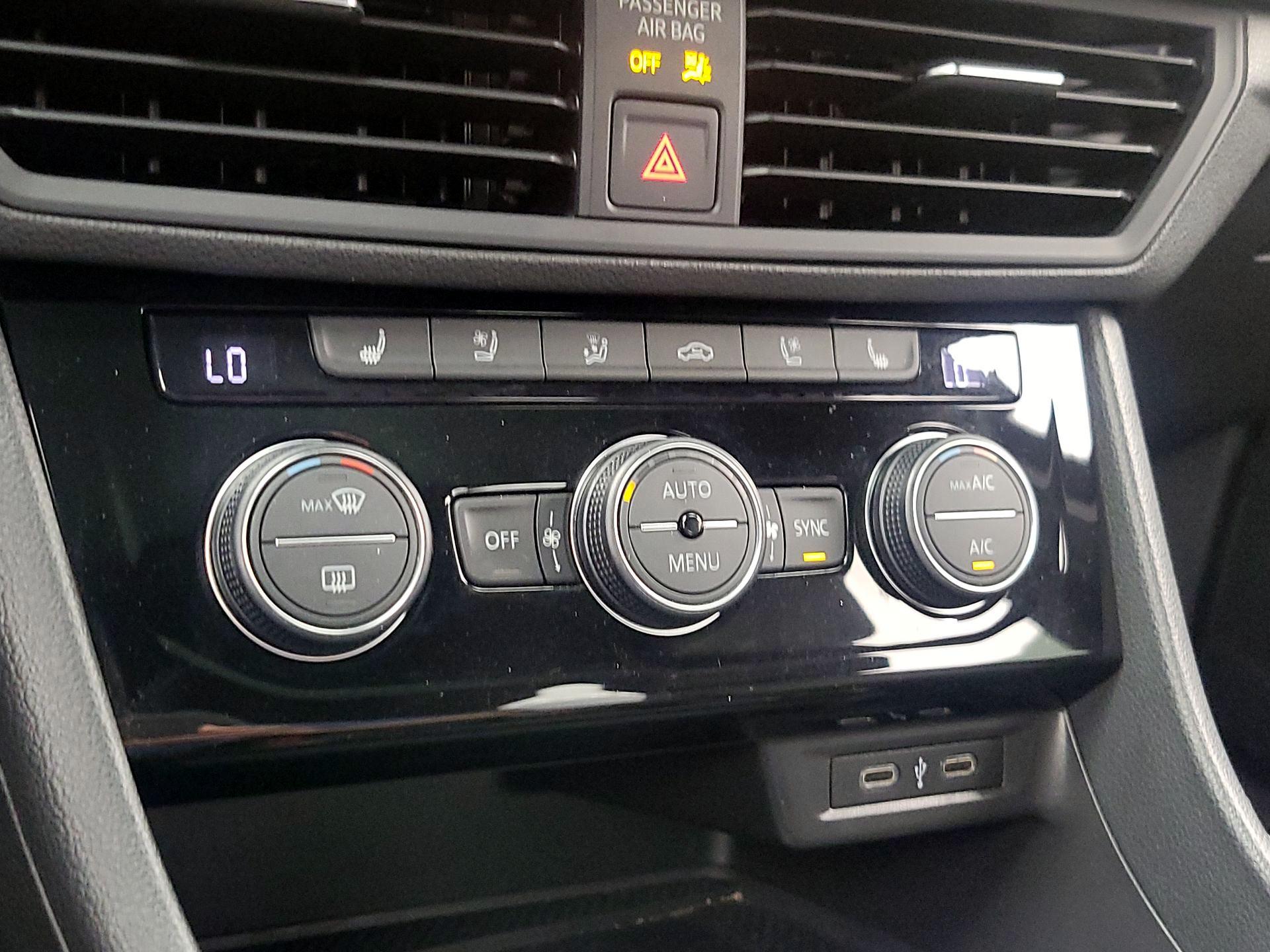 Thumbnail: 2021 Volkswagen Jetta - 16