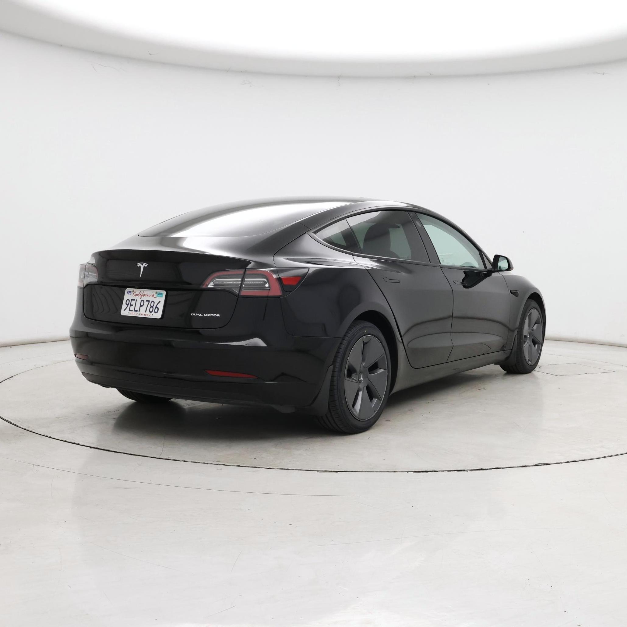 Thumbnail: 2022 Tesla Model 3 - 8