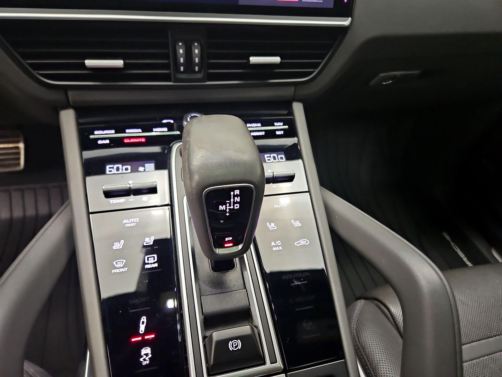 Thumbnail: 2019 Porsche Cayenne - 18