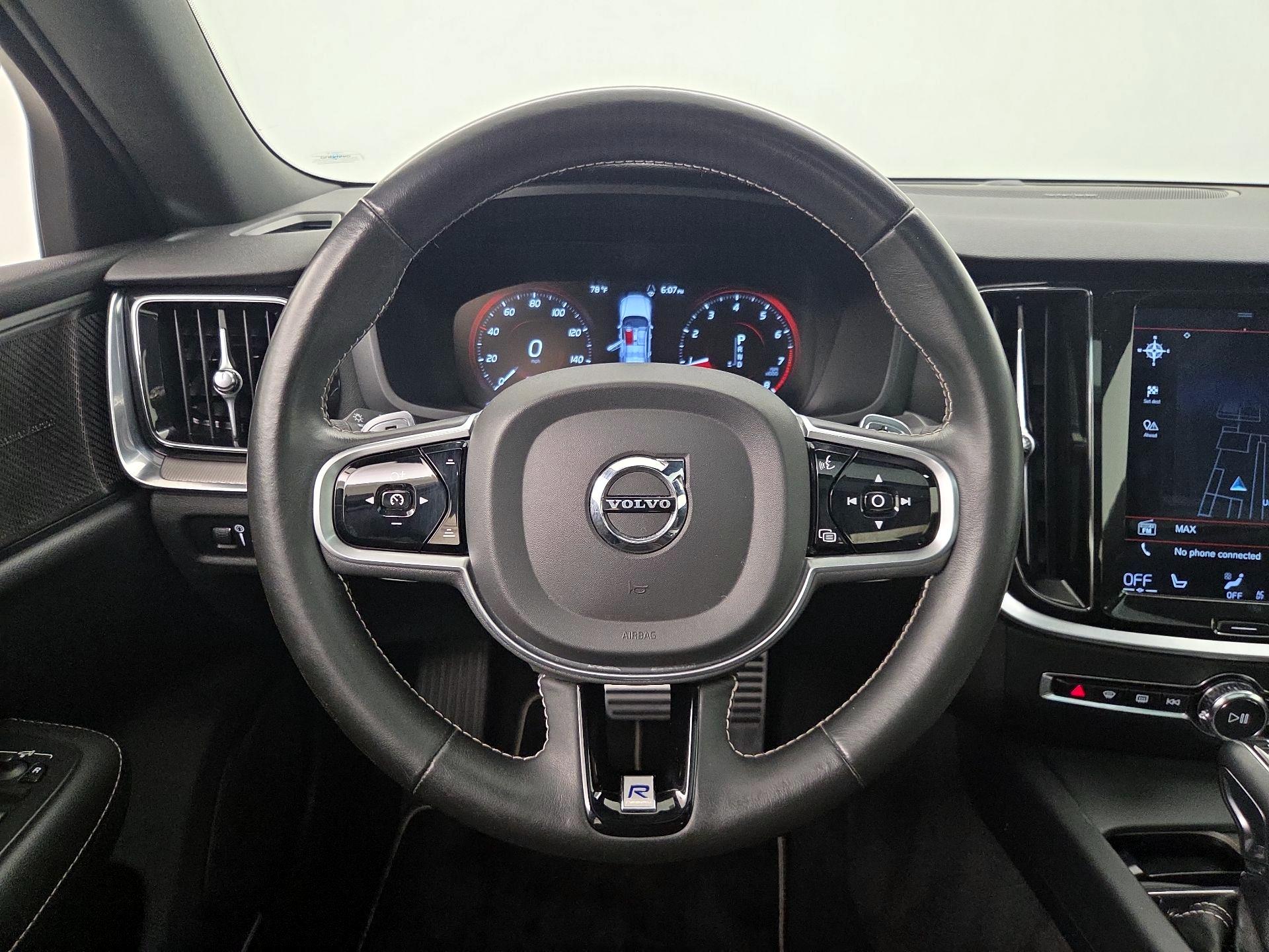 Thumbnail: 2019 Volvo S60 - 10