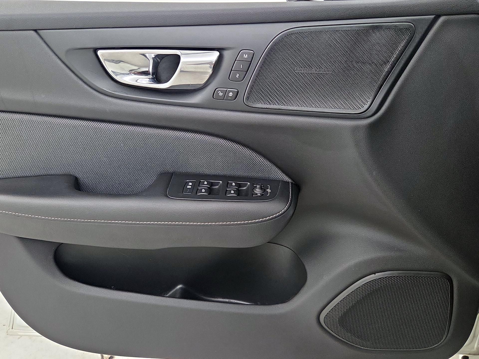 Thumbnail: 2019 Volvo S60 - 12