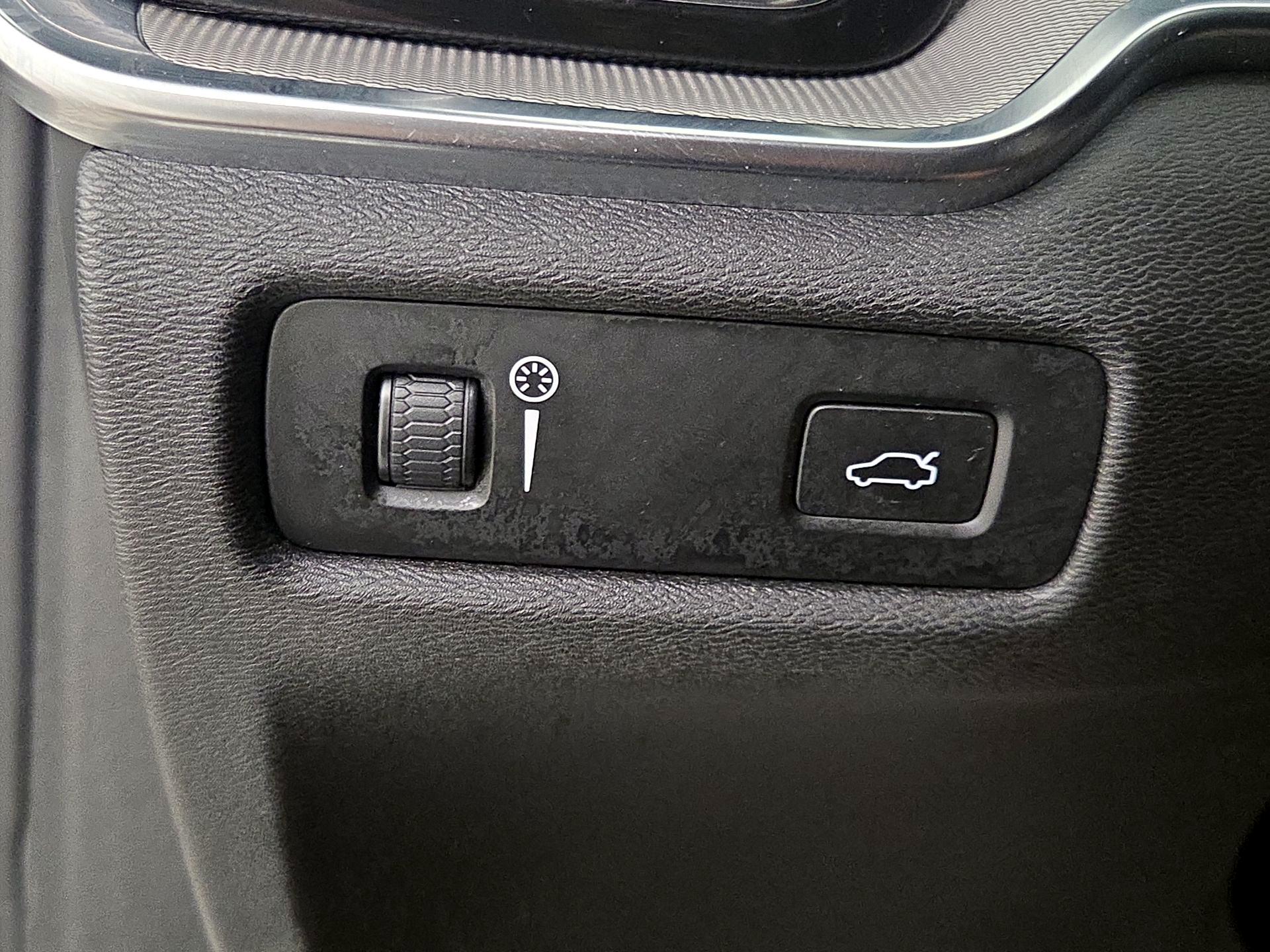 Thumbnail: 2019 Volvo S60 - 13