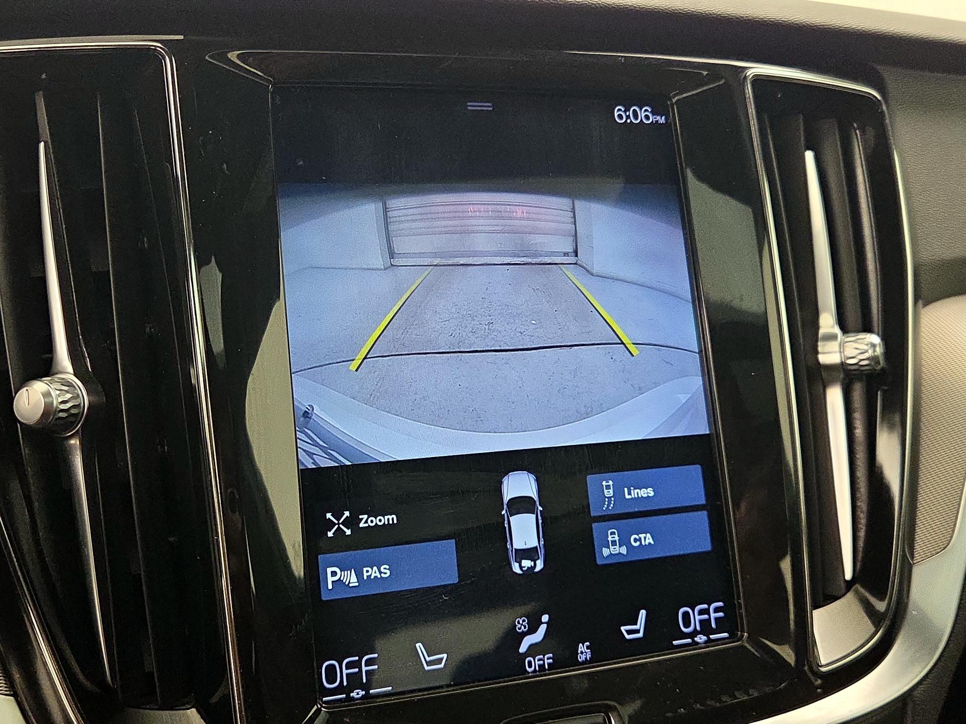Thumbnail: 2019 Volvo S60 - 15
