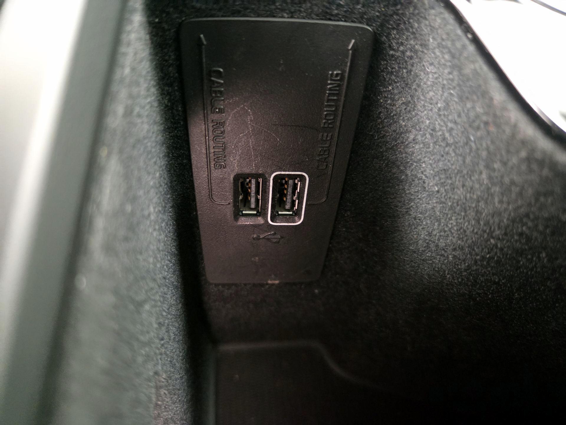 Thumbnail: 2019 Volvo S60 - 19