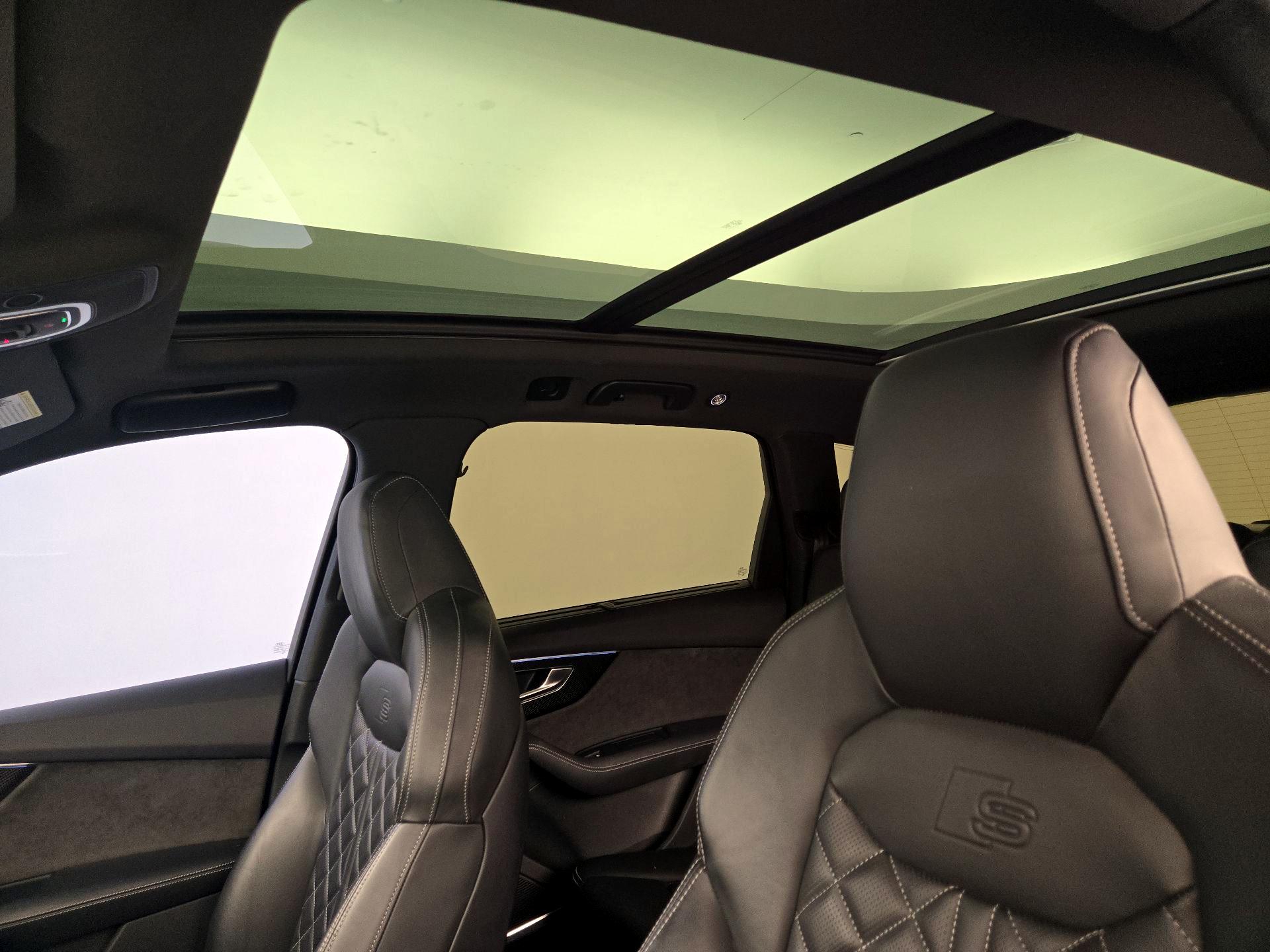 Thumbnail: 2021 Audi SQ7 - 20