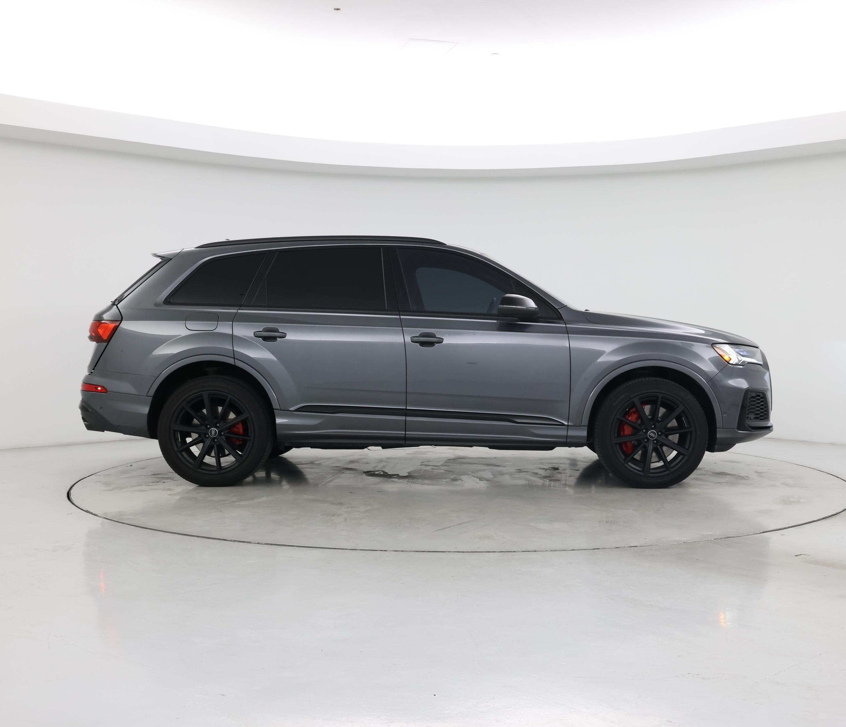 Thumbnail: 2021 Audi SQ7 - 7