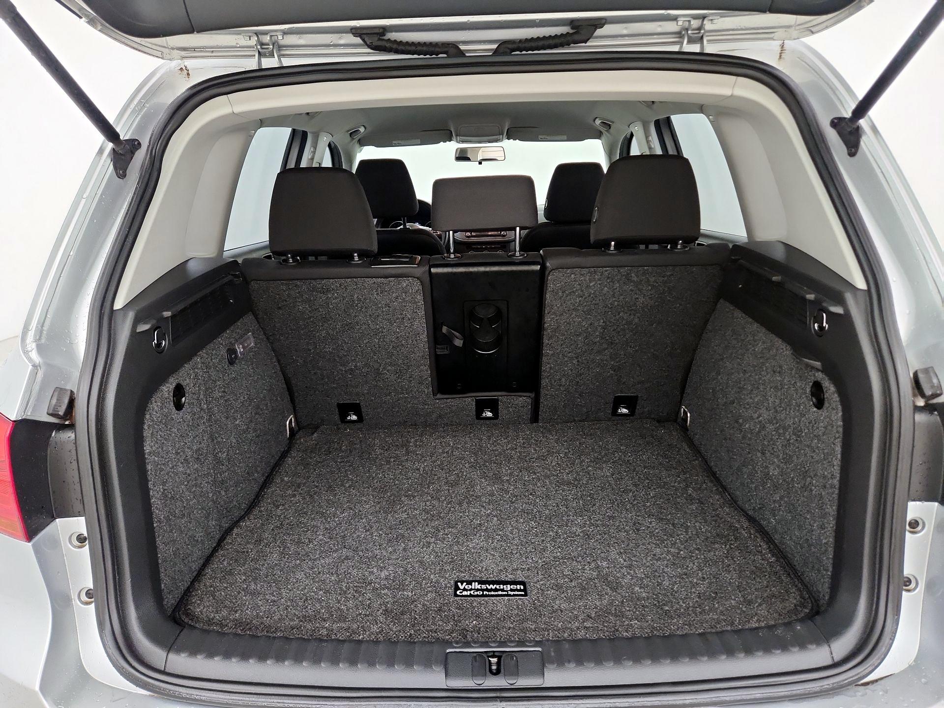 Thumbnail: 2018 Volkswagen Tiguan - 18
