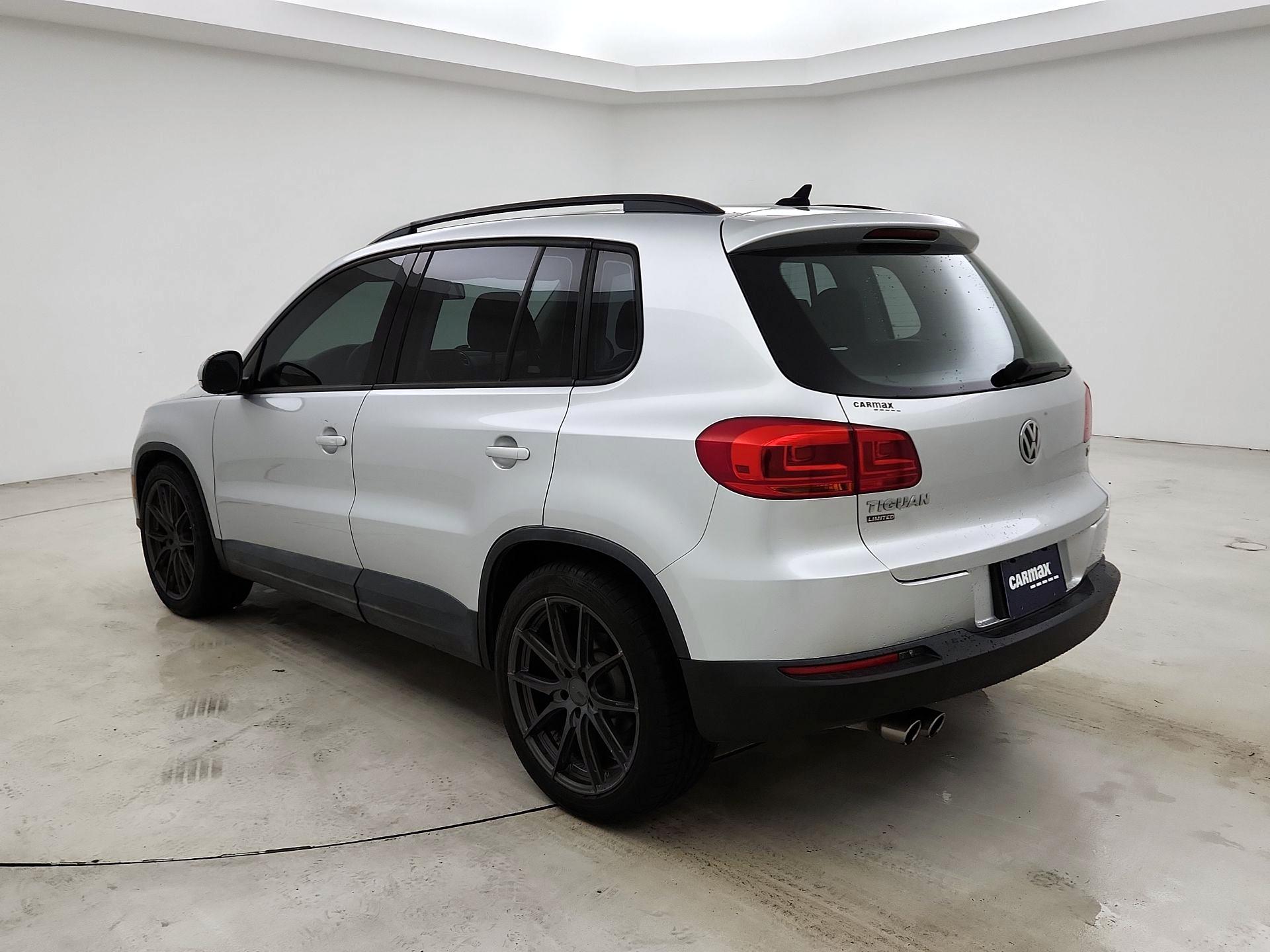 Thumbnail: 2018 Volkswagen Tiguan - 7