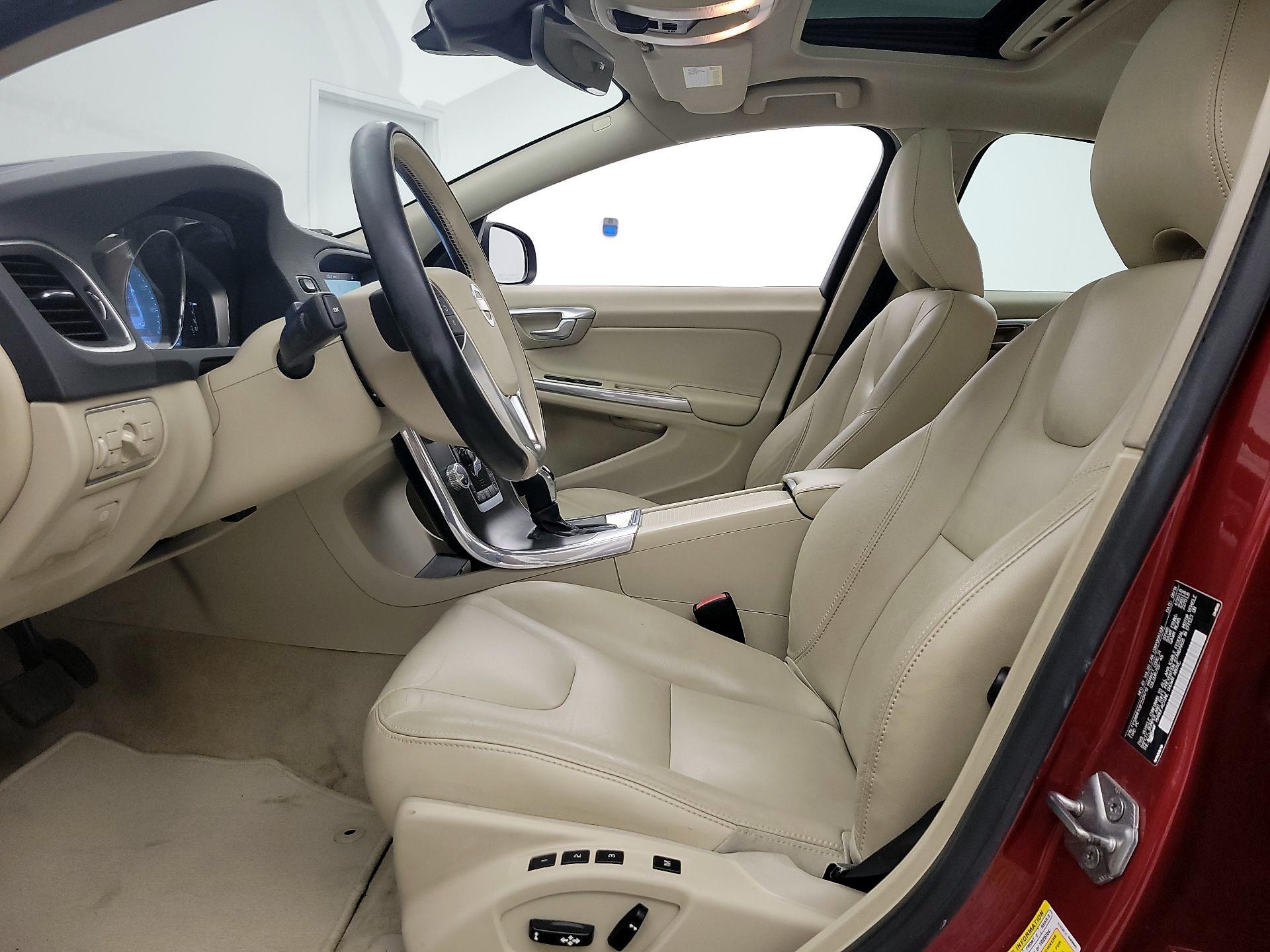 Thumbnail: 2015 Volvo S60 - 11