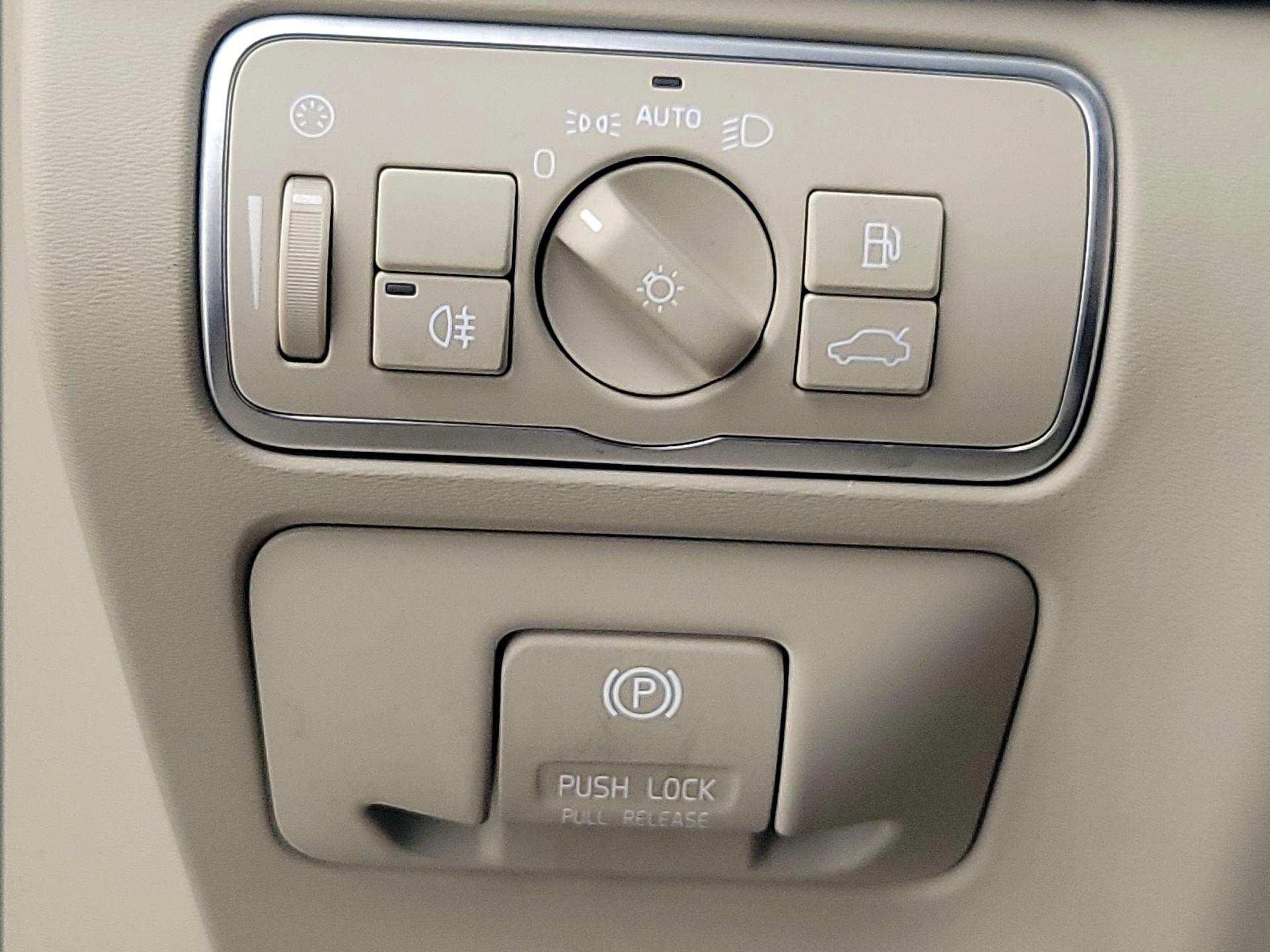 Thumbnail: 2015 Volvo S60 - 13