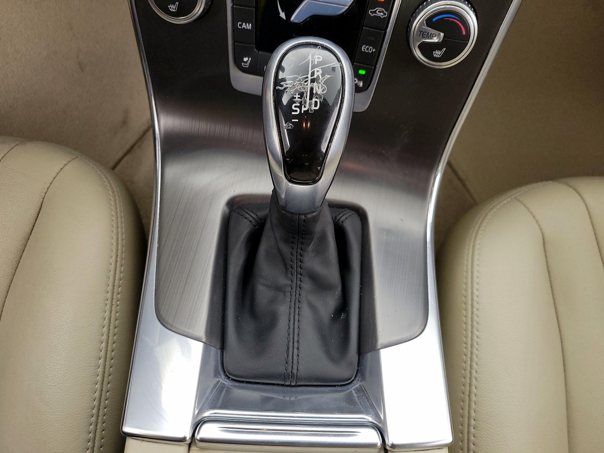 Thumbnail: 2015 Volvo S60 - 18