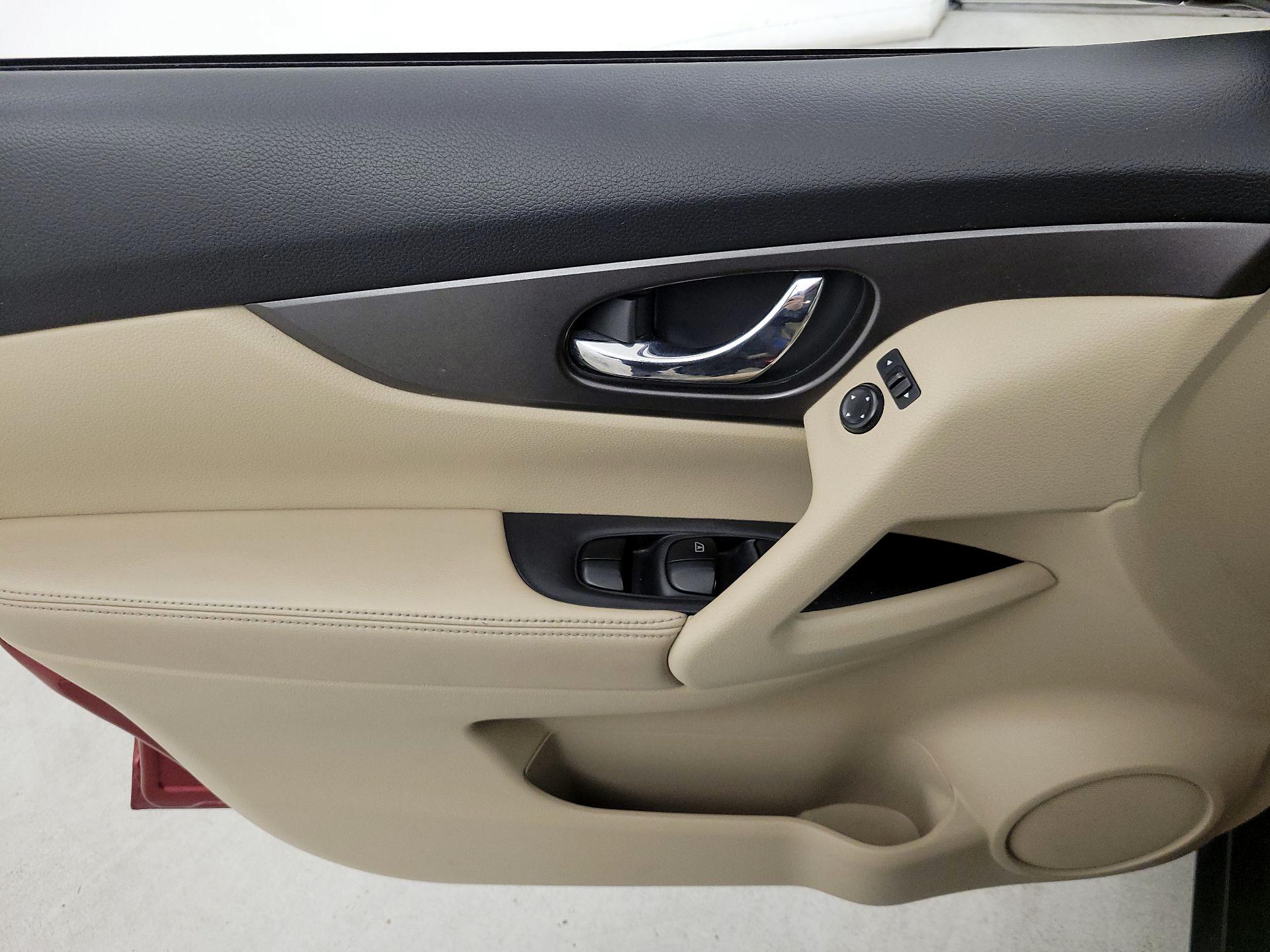 Thumbnail: 2014 Nissan Rogue - 12