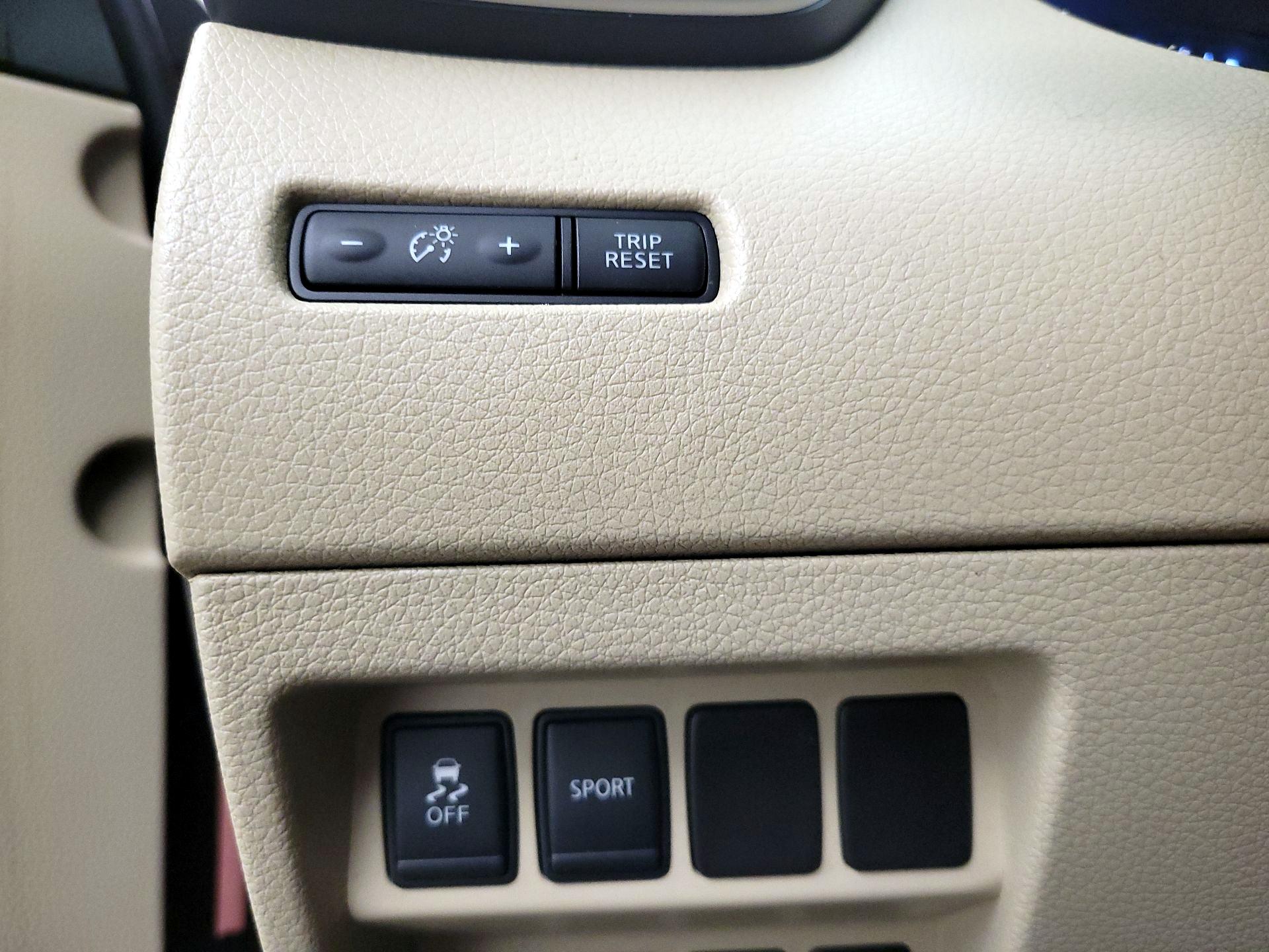 Thumbnail: 2014 Nissan Rogue - 13