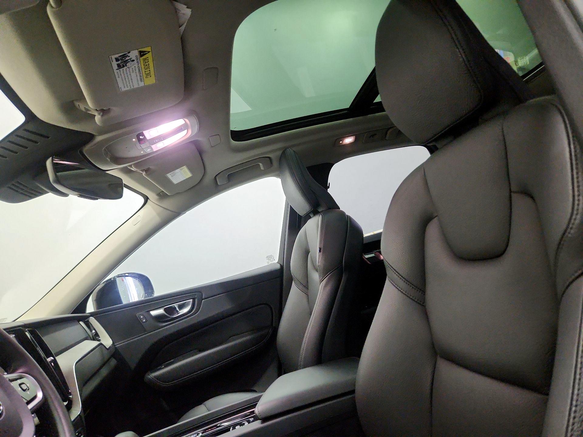 Thumbnail: 2025 Volvo XC60 - 19