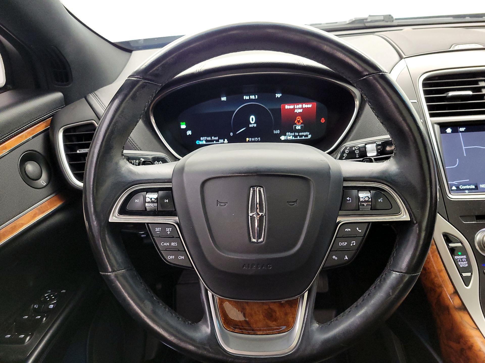 Thumbnail: 2019 Lincoln Nautilus - 10