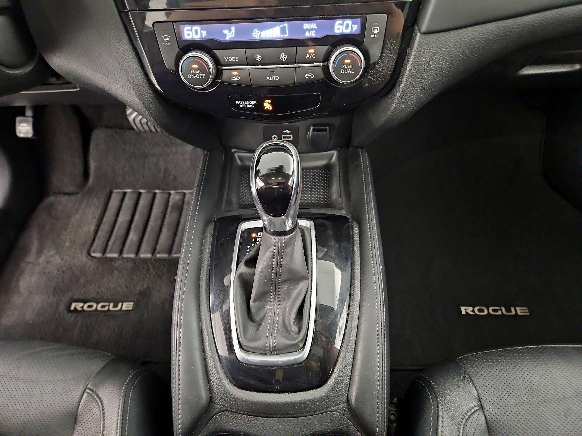Thumbnail: 2018 Nissan Rogue - 16