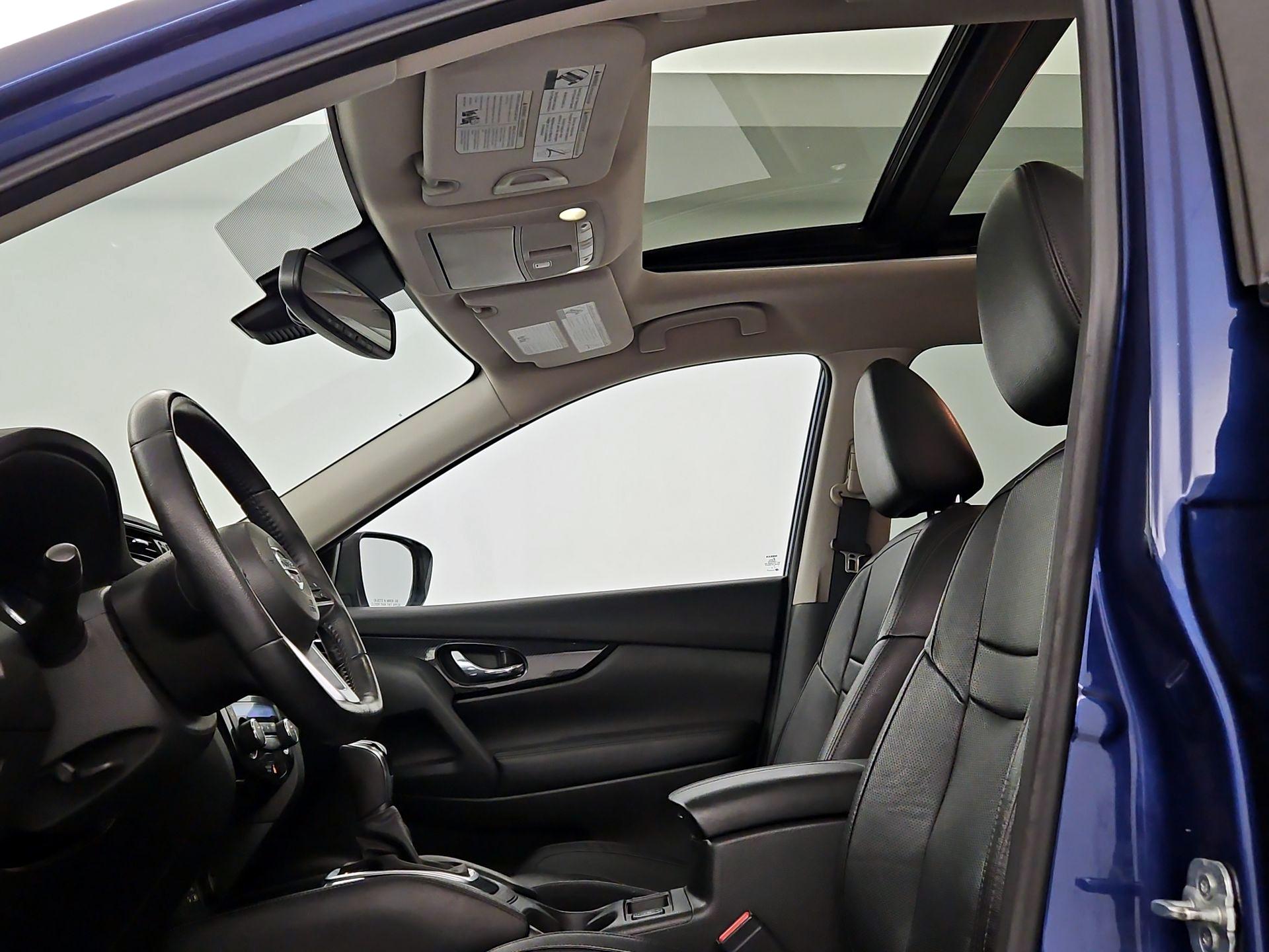 Thumbnail: 2018 Nissan Rogue - 18