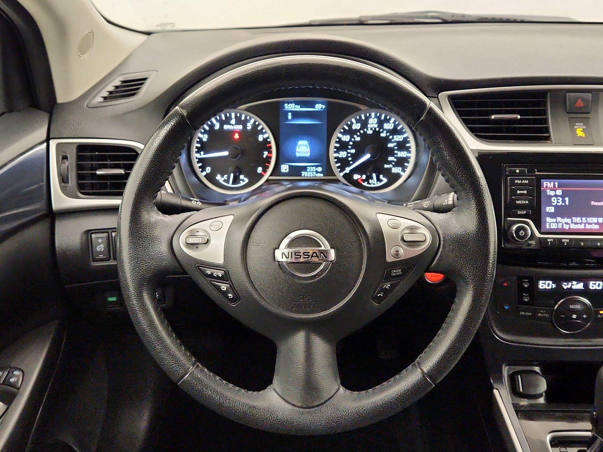 Thumbnail: 2018 Nissan Sentra - 10