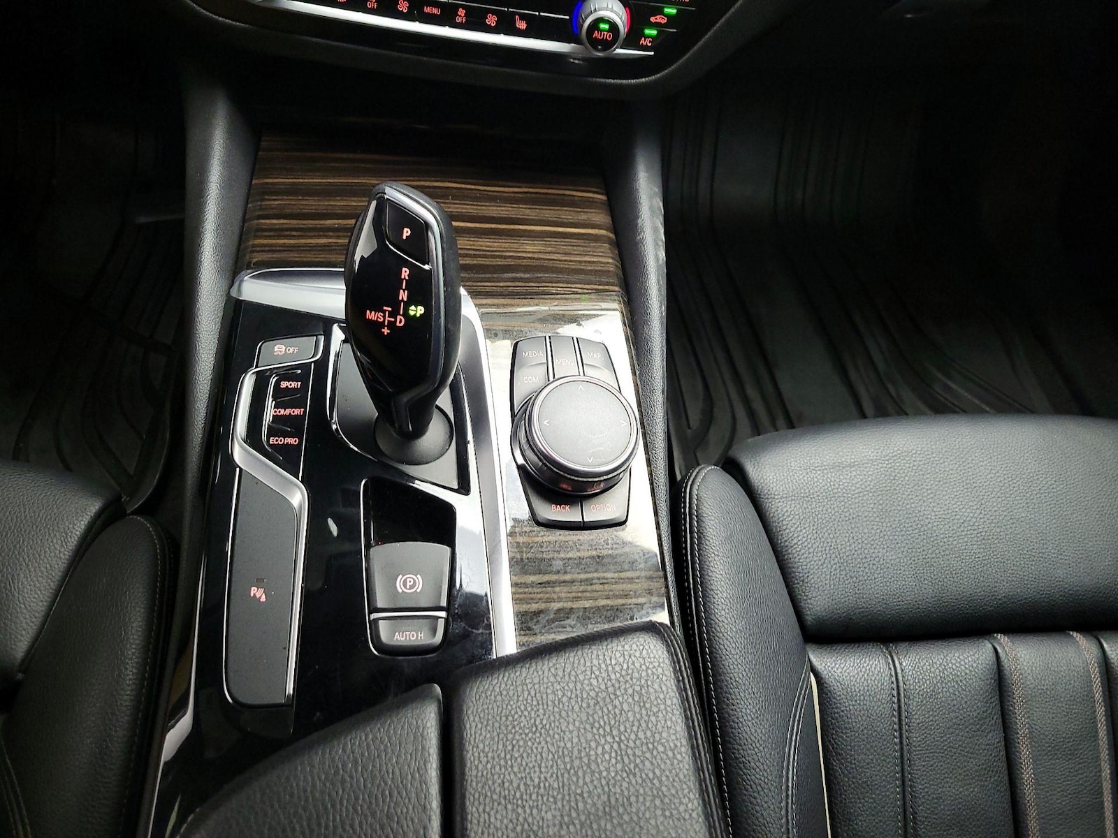 2018 BMW 5 Series 540i - Photo 17