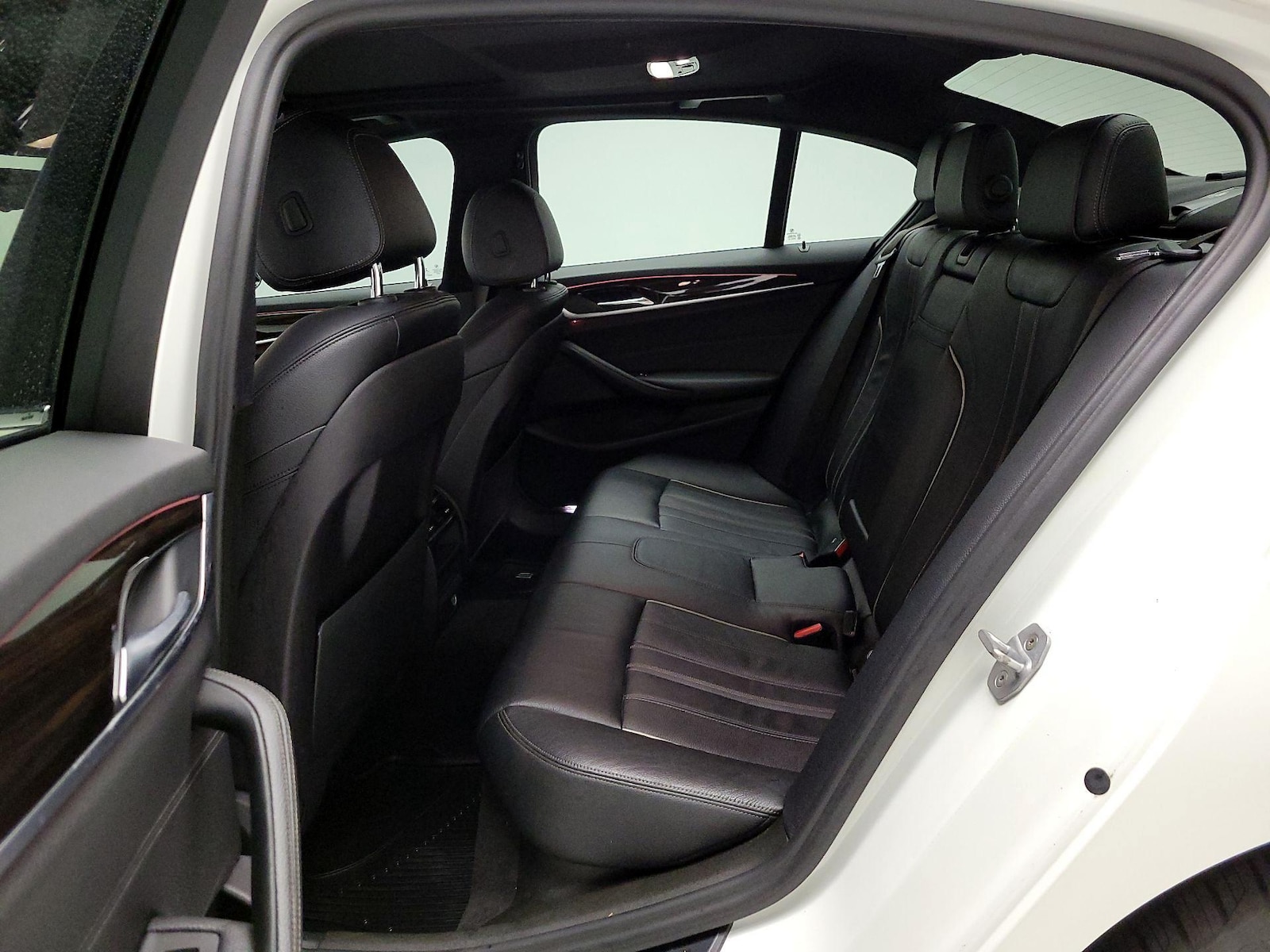 2018 BMW 5 Series 540i - Photo 19